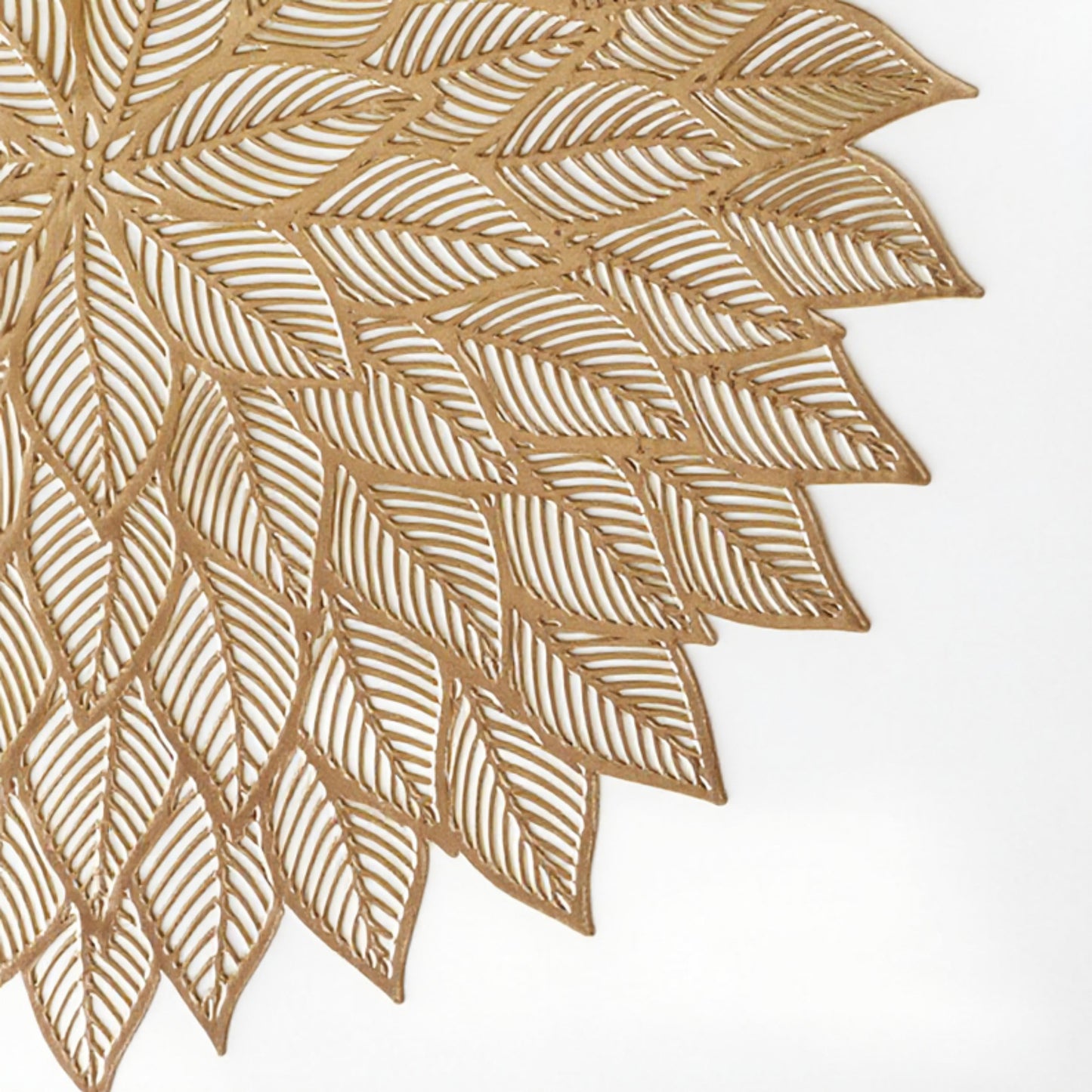 4-Piece Round Leaf Pattern Placemat with Cutout Design