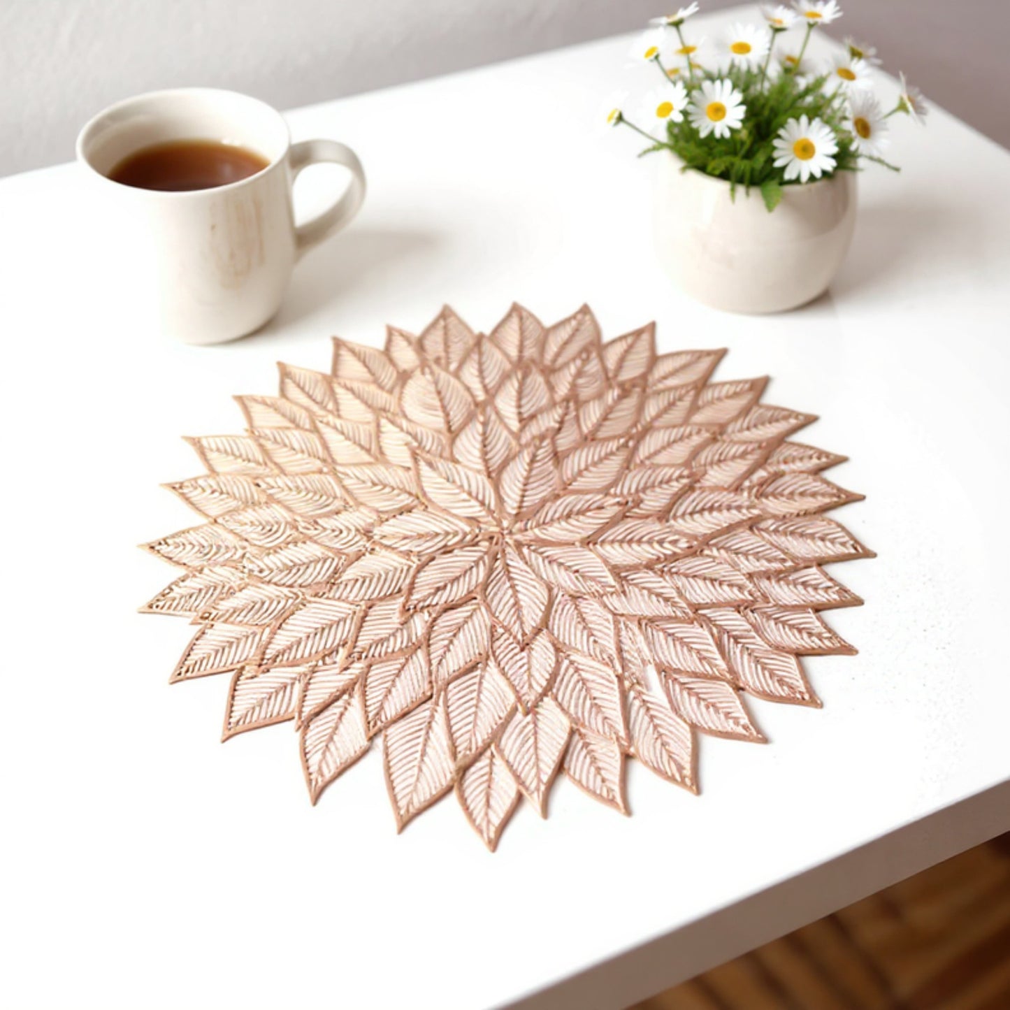 4-Piece Round Leaf Pattern Placemat with Cutout Design