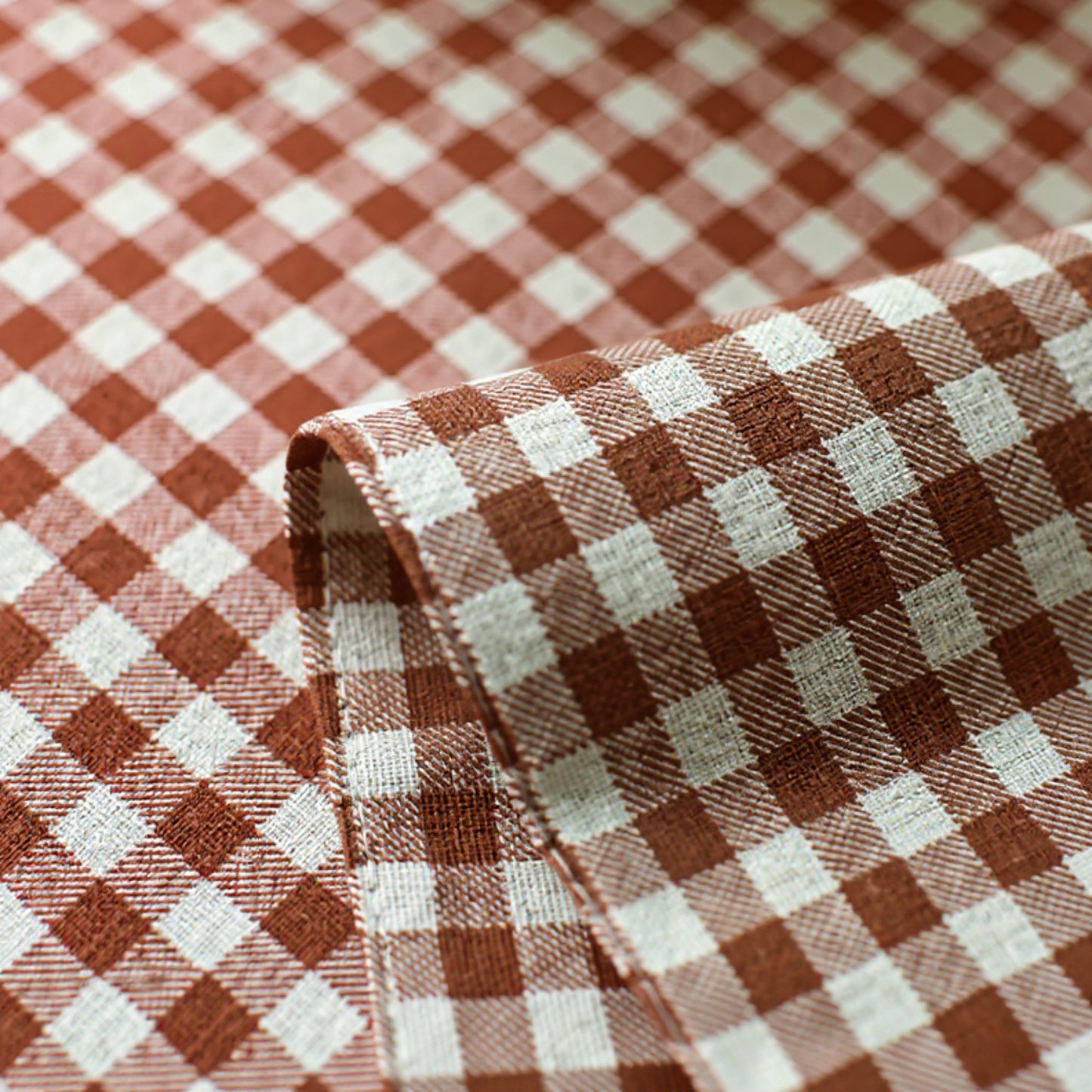 Dainty Daisy Print Tablecloth with Soft Neutral Background