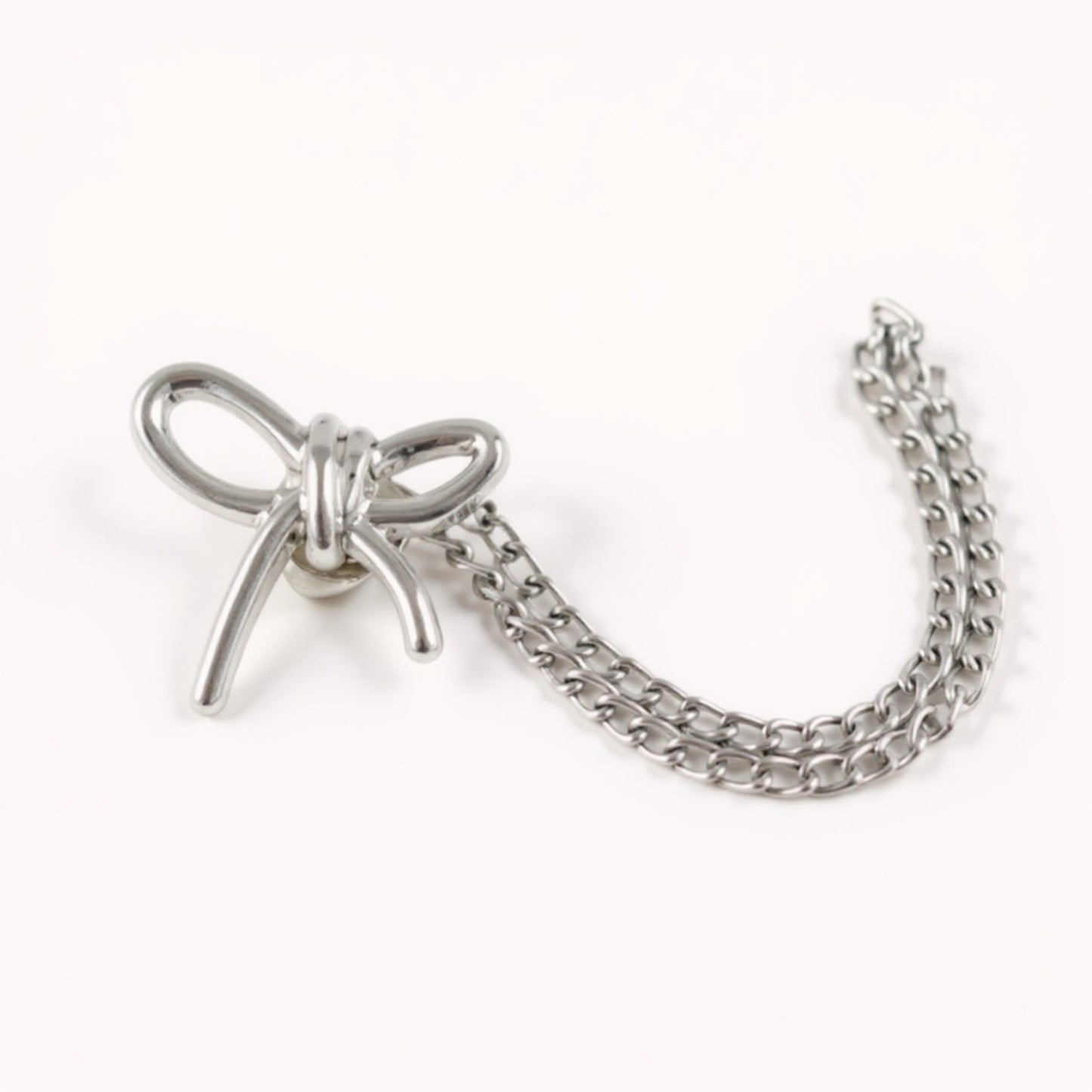 3-Piece Bow and Chain Decorative Clothing Clip Set with Sculpted Metal Ribbon Design for Stylish Detailing 1.5x1.4in