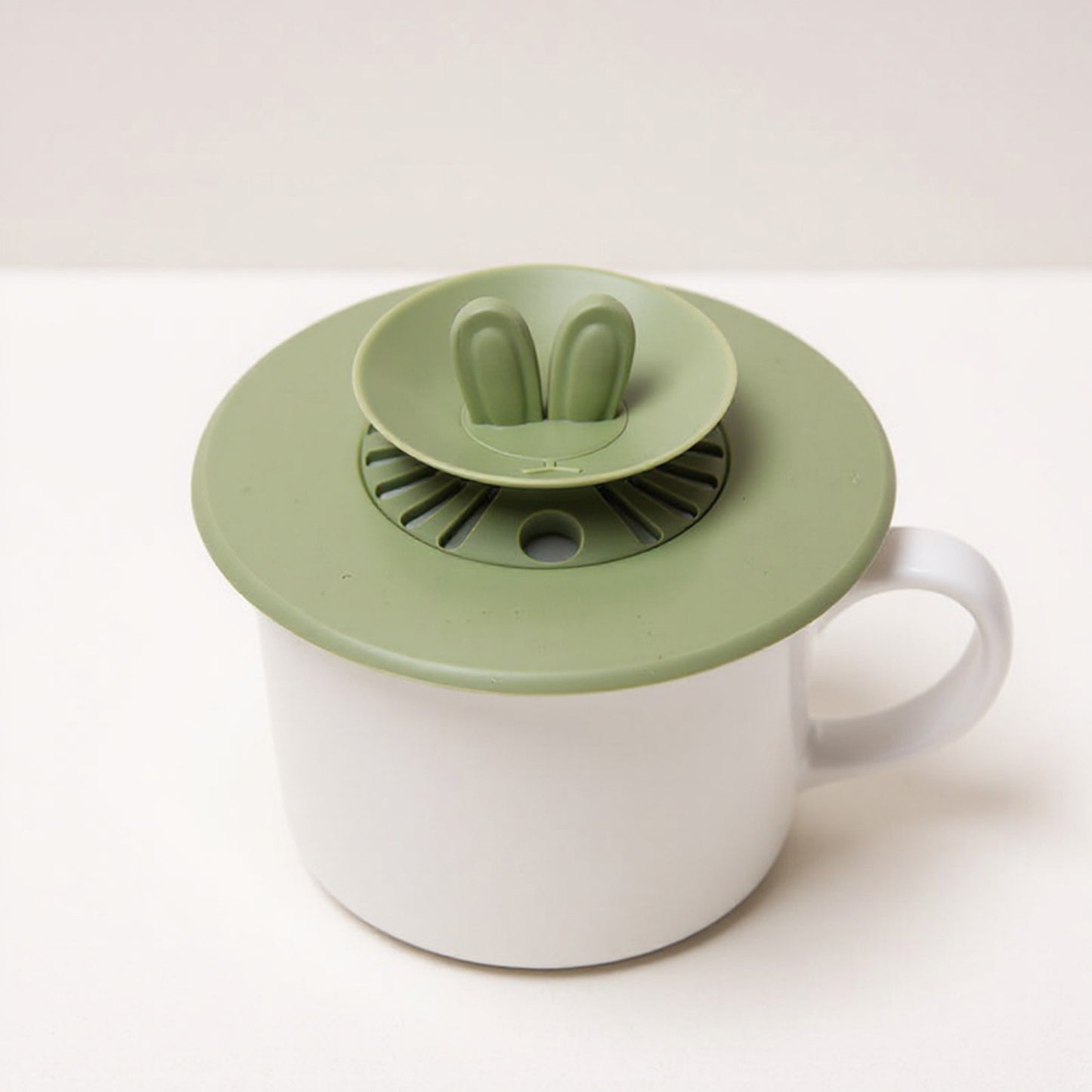 Silicone Bunny Ear Cup Lid Dustproof Insulated Drink Cover with Pop Up Vent Seal 4.6x0.7in