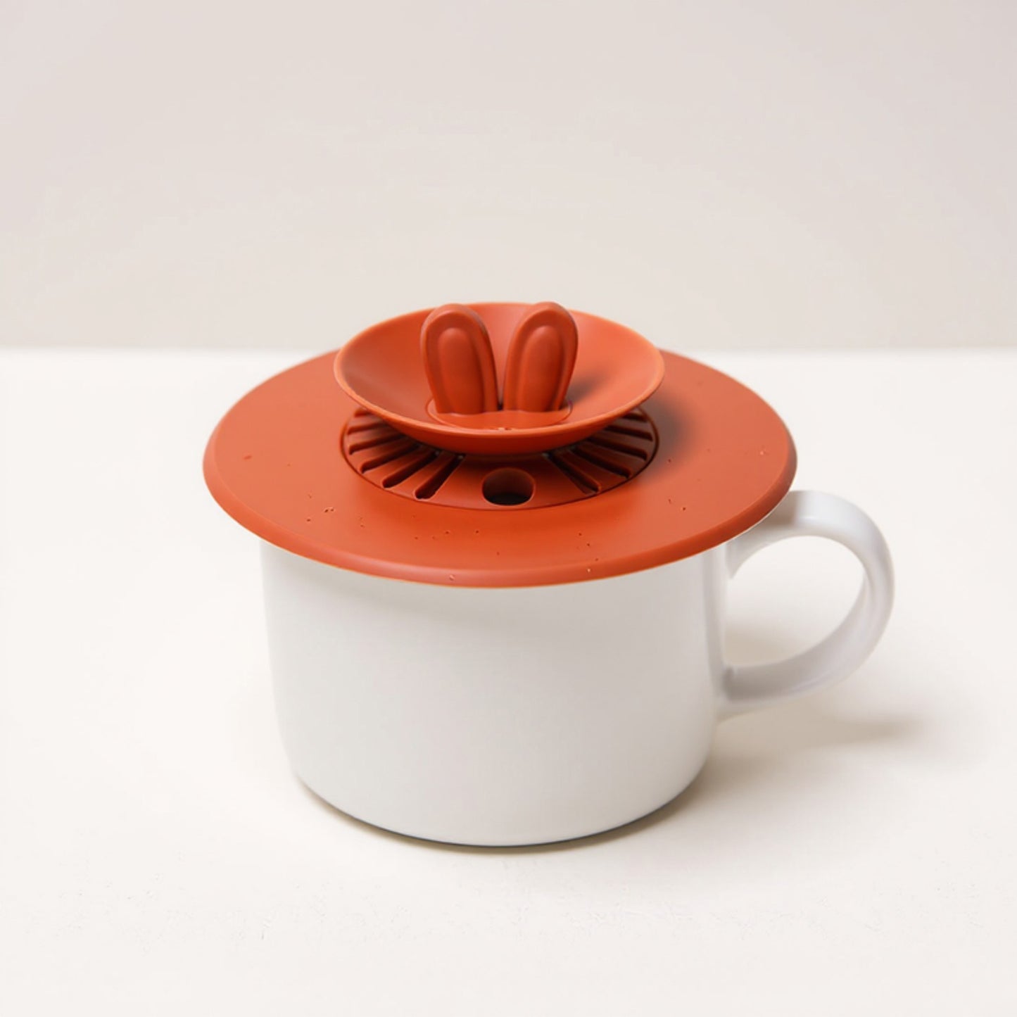 Silicone Bunny Ear Cup Lid Dustproof Insulated Drink Cover with Pop Up Vent Seal 4.6x0.7in