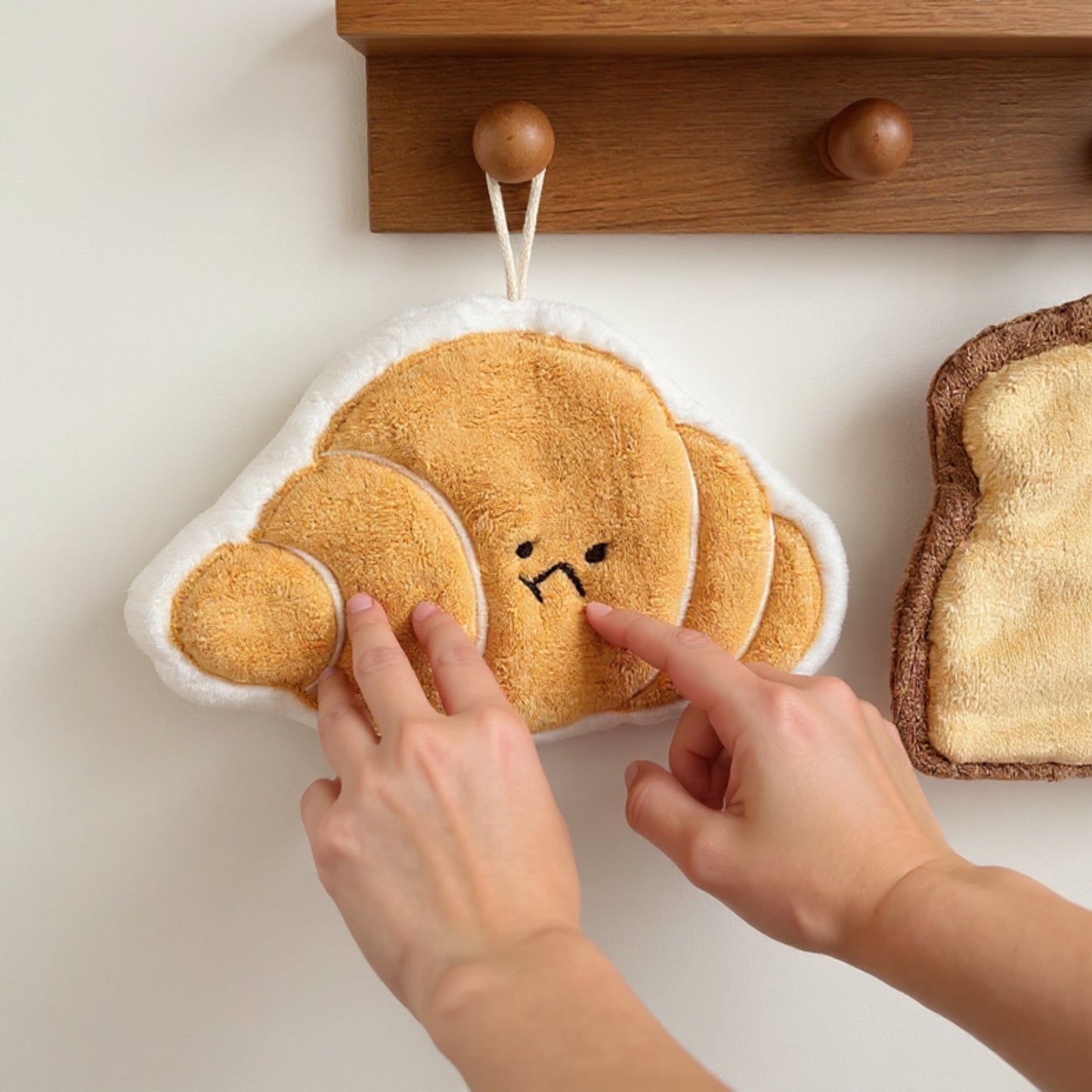 Croissant Shaped Plush Kitchen Sponge Soft Absorbent Reusable Dish Cleaning Sponge