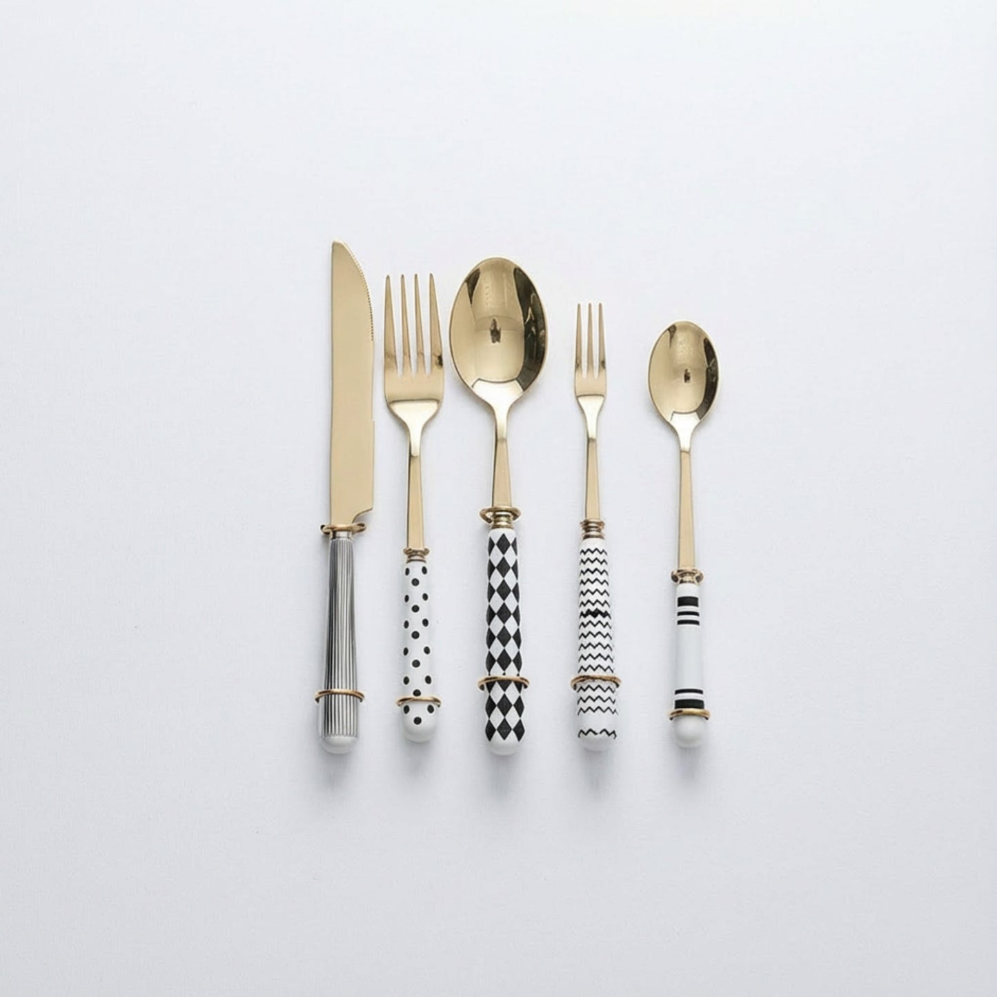 Mixed Handle Stainless Steel Flatware Set with Patterned Grip Design 5 Piece Set