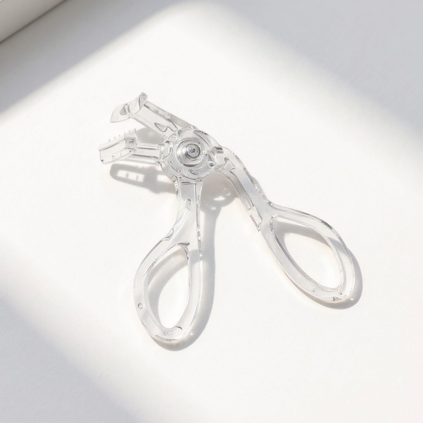 Clear Eyelash Curler 3pcs Set with Ergonomic Grip and Gentle Lash Curling Design