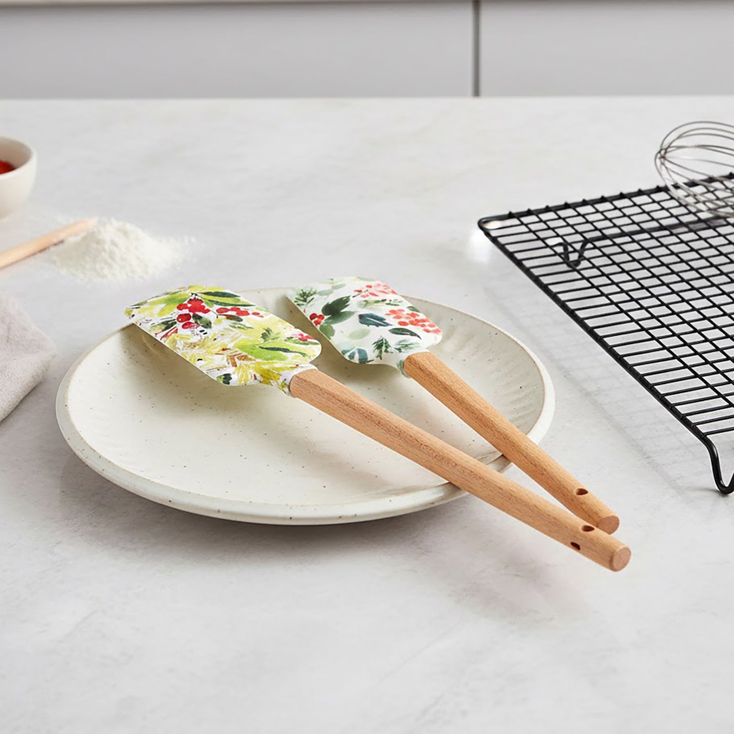 Silicone Spatula Set with Wooden Handles Bee Print Heat Resistant Kitchen Baking Tools 2 Piece