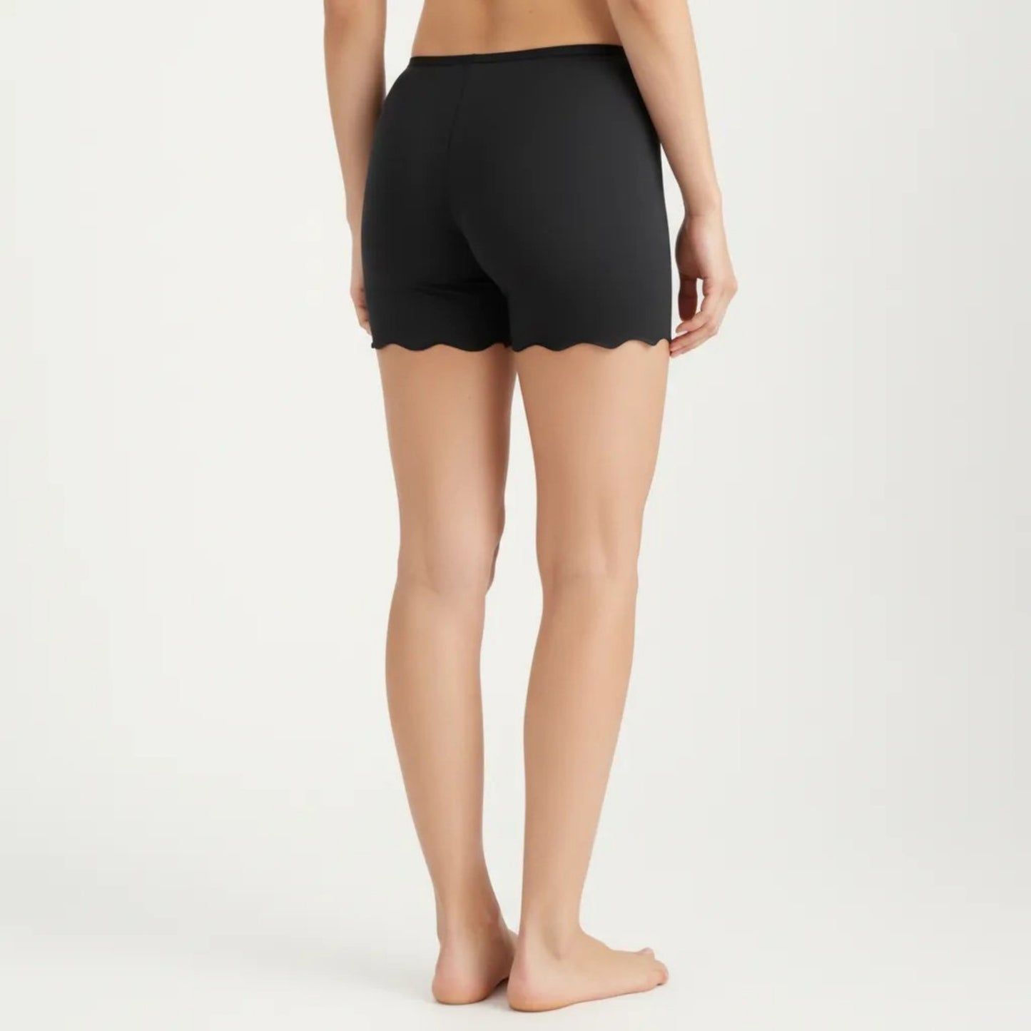 Seamless Shaping Shorts with Scalloped Hem, High Stretch Fit and Smooth Lightweight Design