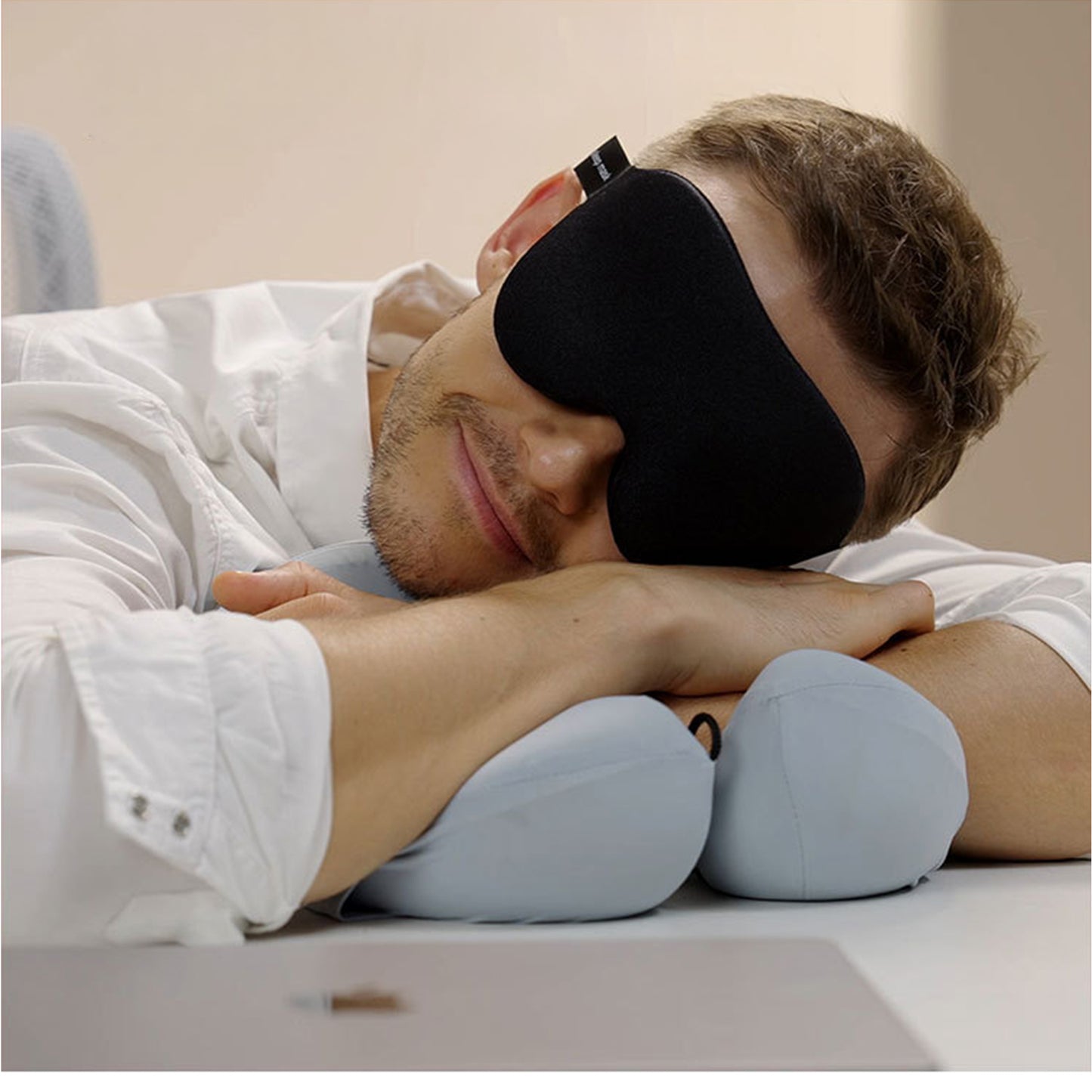 3D Contoured Sleep Eye Mask for Women and Men Adjustable Strap Light Blocking Eye Cover