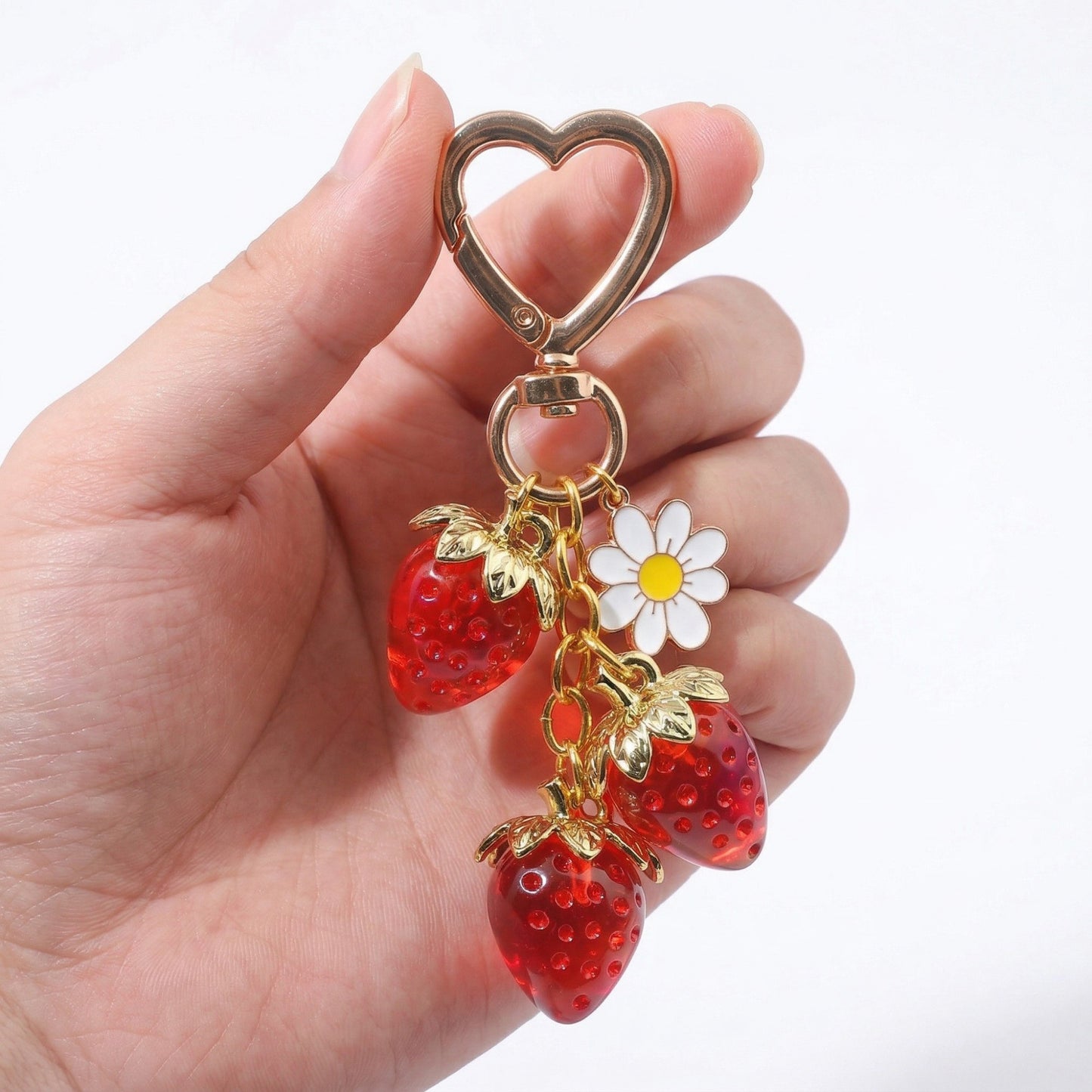 Strawberry Charm Keychain with Daisy Pendant and Heart Clip Decorative Bag Charm Accessory