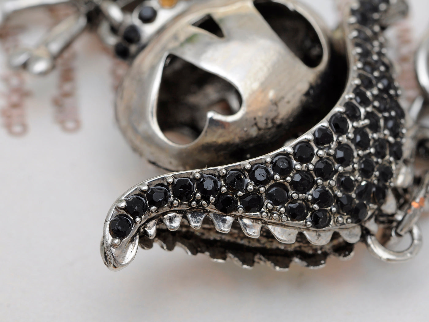 Jet Black Ice Cartoon Pirate Skull Hat Crossbone Keychain