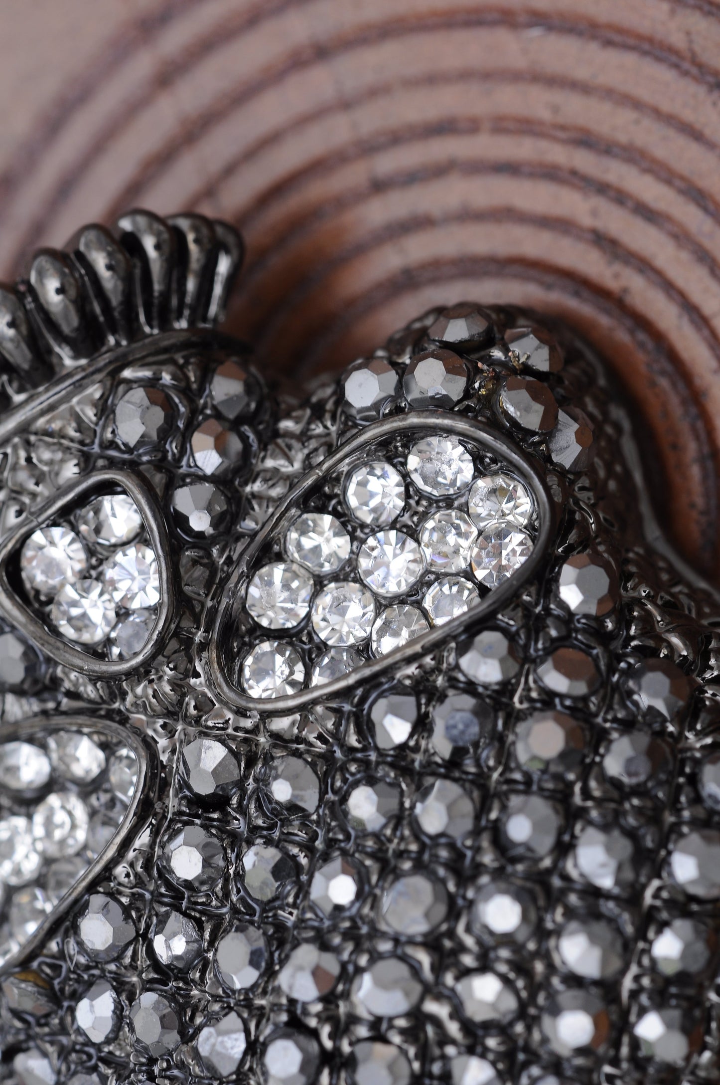 Gun Grey Gothic Creepy Black Skull Head Key Chain