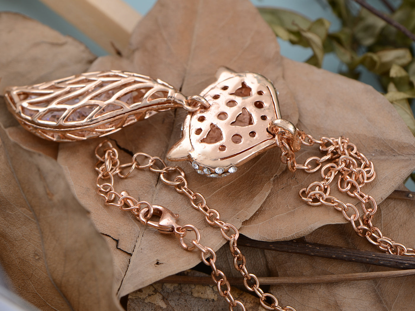 Rose Black Eyed Fox Tail Necklace