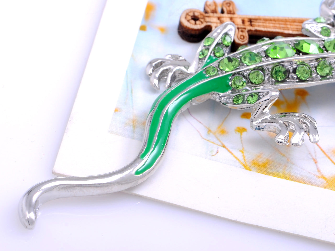 Green Resin Bead Body Water Gecko Lizard Pendant Necklace