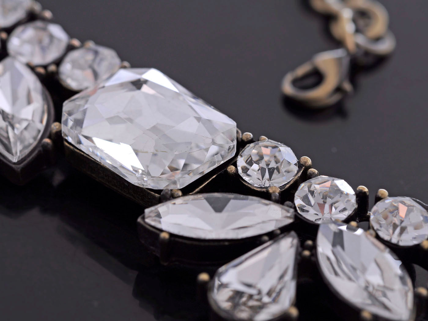 Geometric Shape Collar Necklace