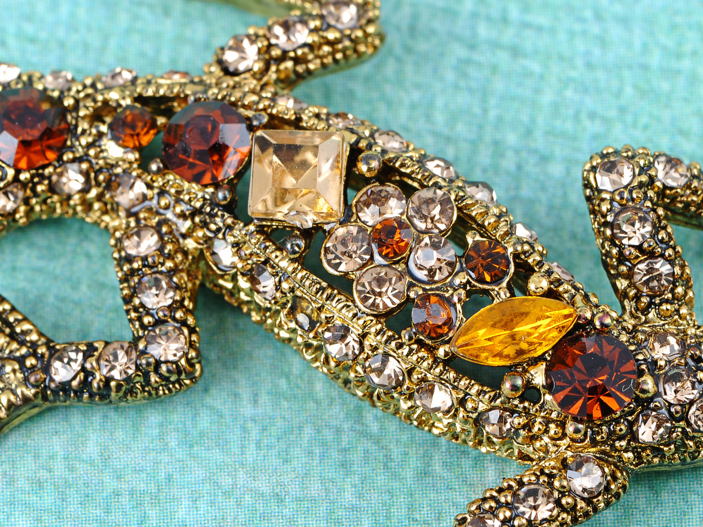 Green Resin Bead Body Water Gecko Lizard Pendant Necklace