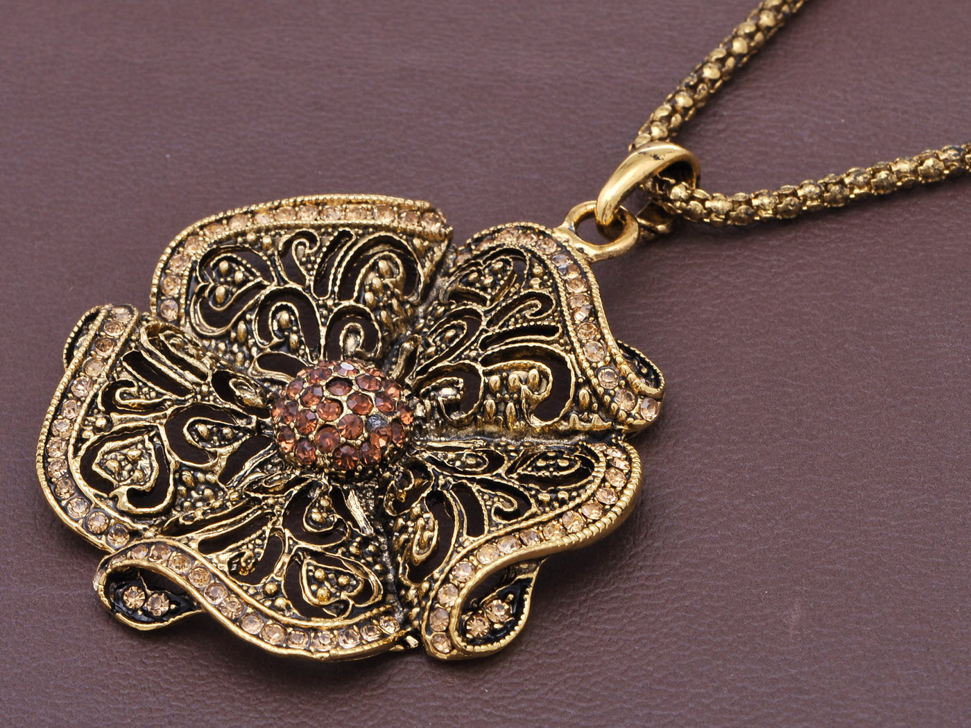 Exquisite Topaz Clustered Antique Style Flower Chain Necklace
