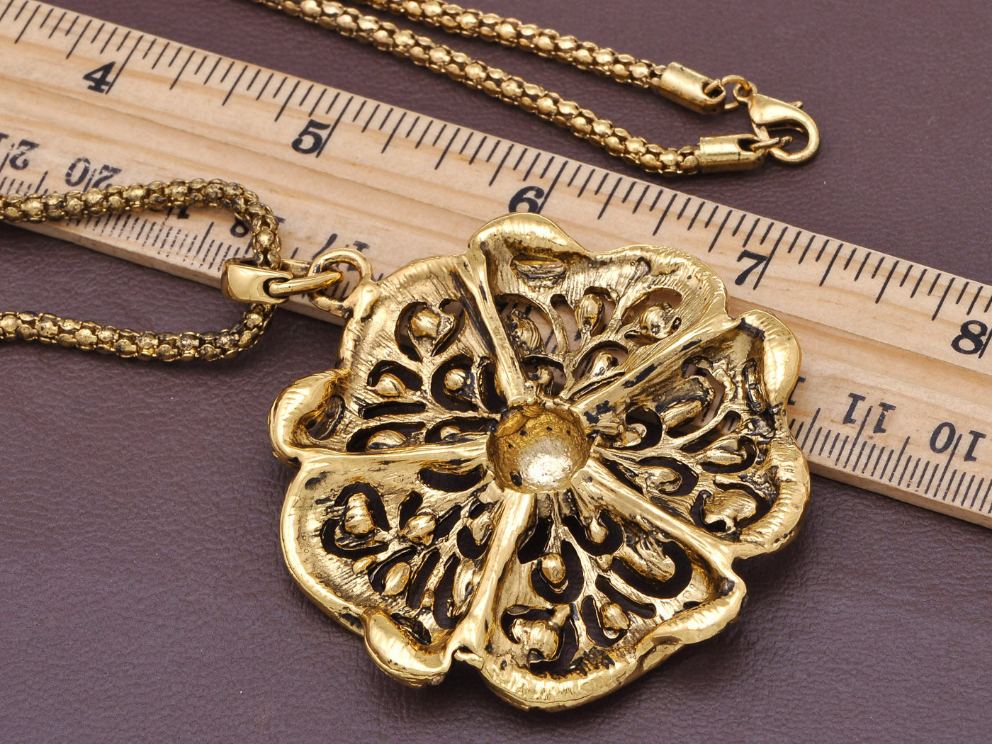 Exquisite Topaz Clustered Antique Style Flower Chain Necklace
