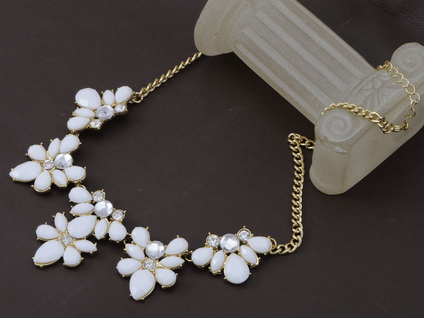 White Gemss Contemporary Floral Statement Necklace