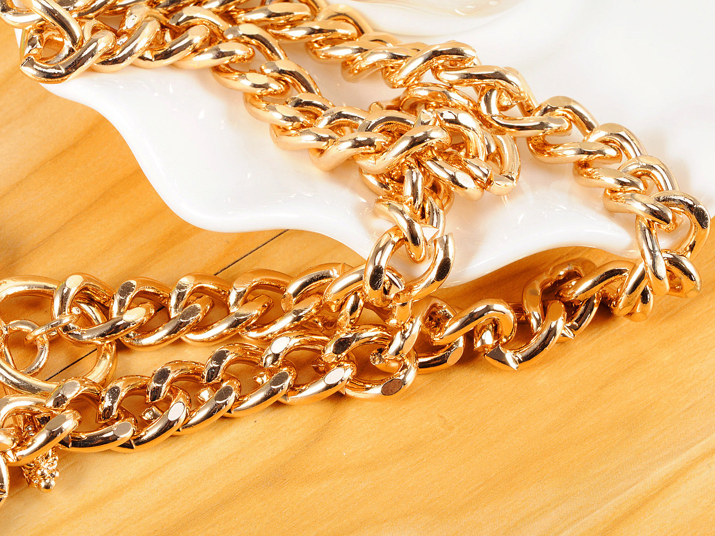 Embellished Anchor Pendant Short Chain Necklace