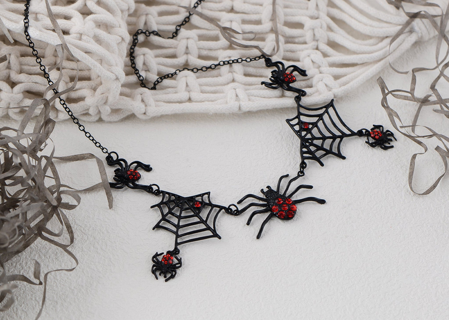 Alilang Halloween Tarantula Spider Web Pendant Necklace Lightweight Jewelry for Women Boys Girls Dangling Spiders Statement Punk Gothic