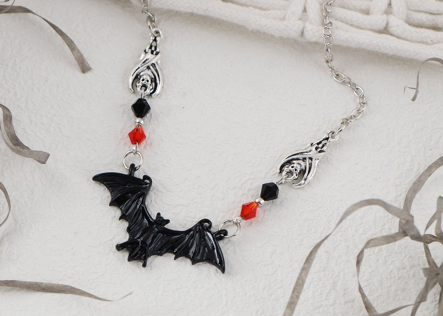 Alilang Halloween Tarantula Spider Web Pendant Necklace Lightweight Jewelry for Women Boys Girls Dangling Spiders Statement Punk Gothic