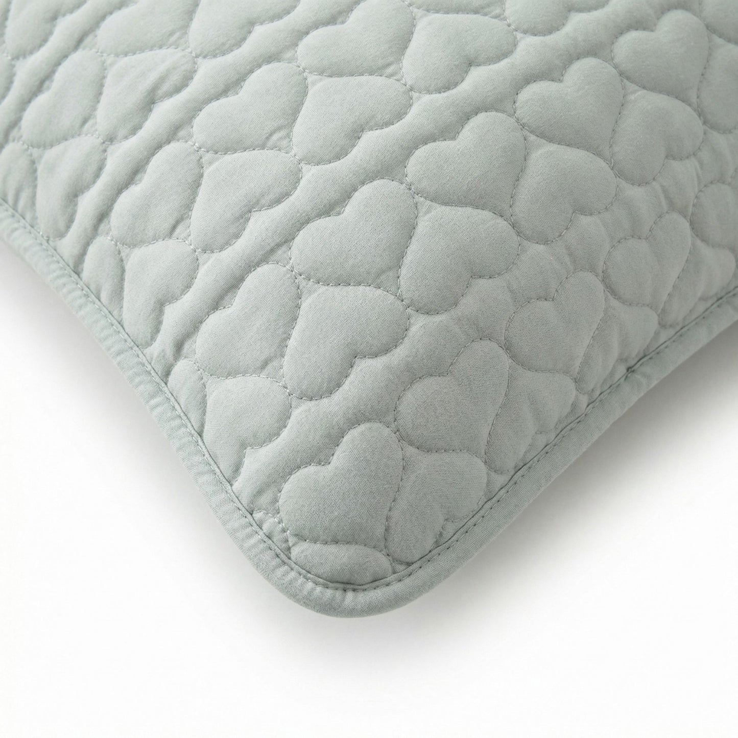 2-Pack Heart Quilted Pillowcases with Envelope Closure Decorative Sleep Cover Set 18.9x29in