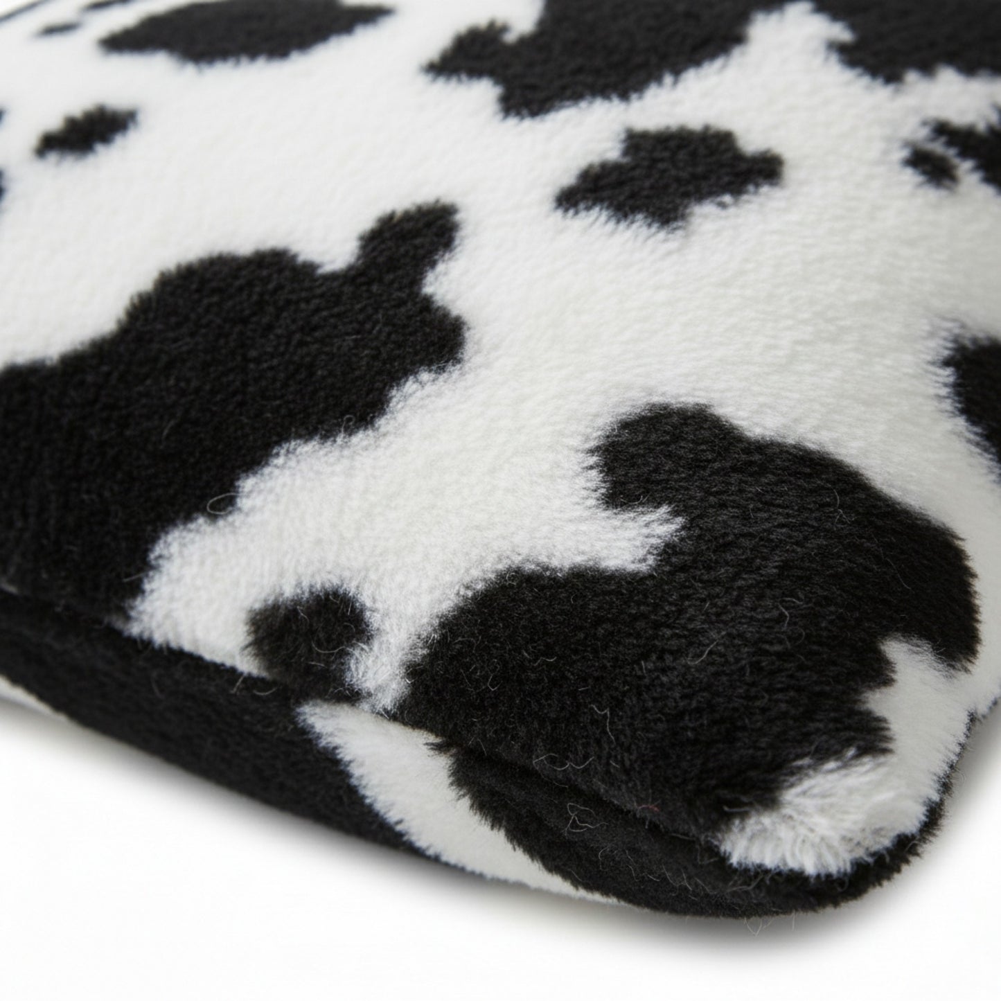 Cow Print Decorative Throw Pillow Covers 2-Pack Soft Plush Square Cushion Covers with Hidden Zipper 17.7x17.7in
