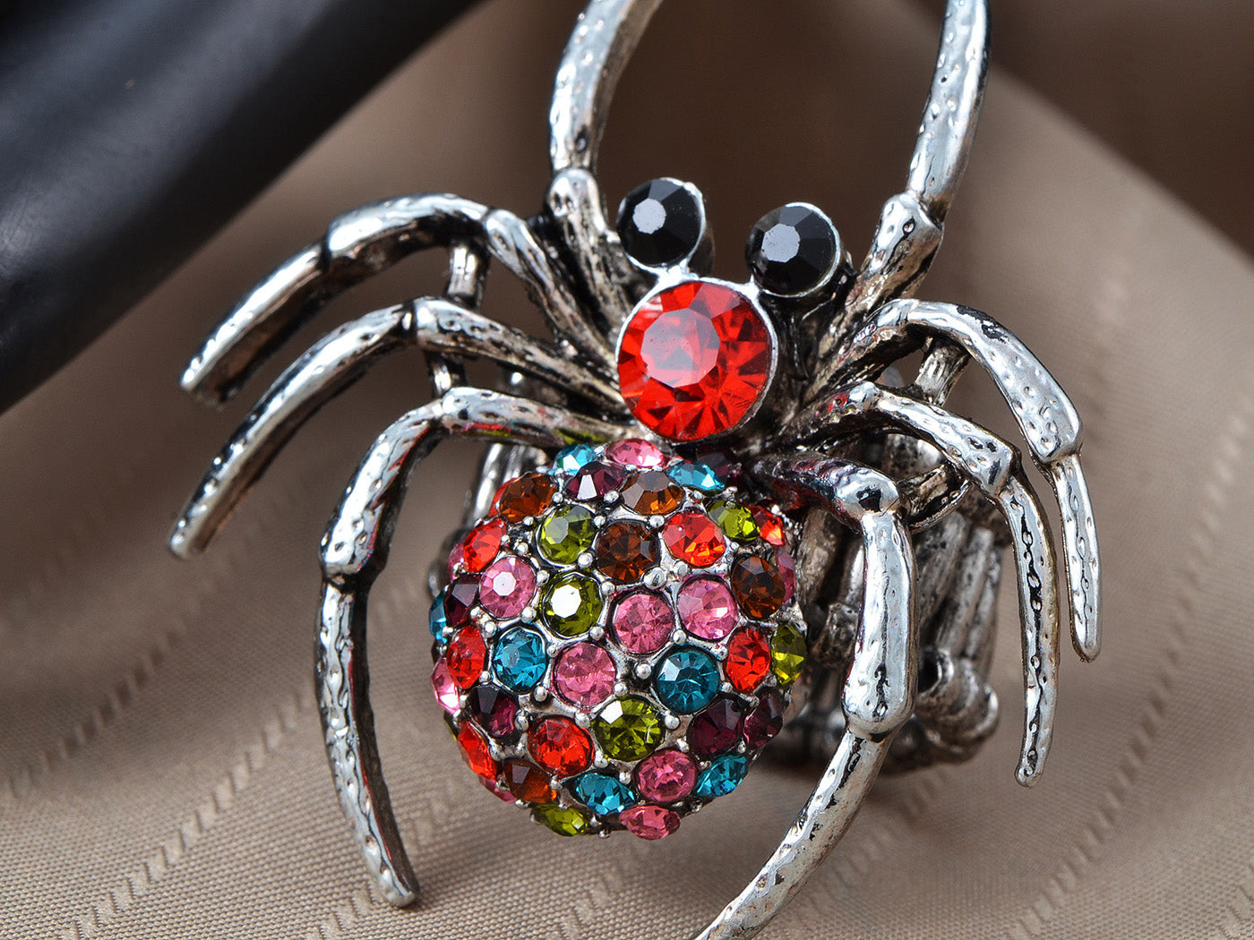 Colorful Poisonous Silver Widow Tarantula Spider Ring