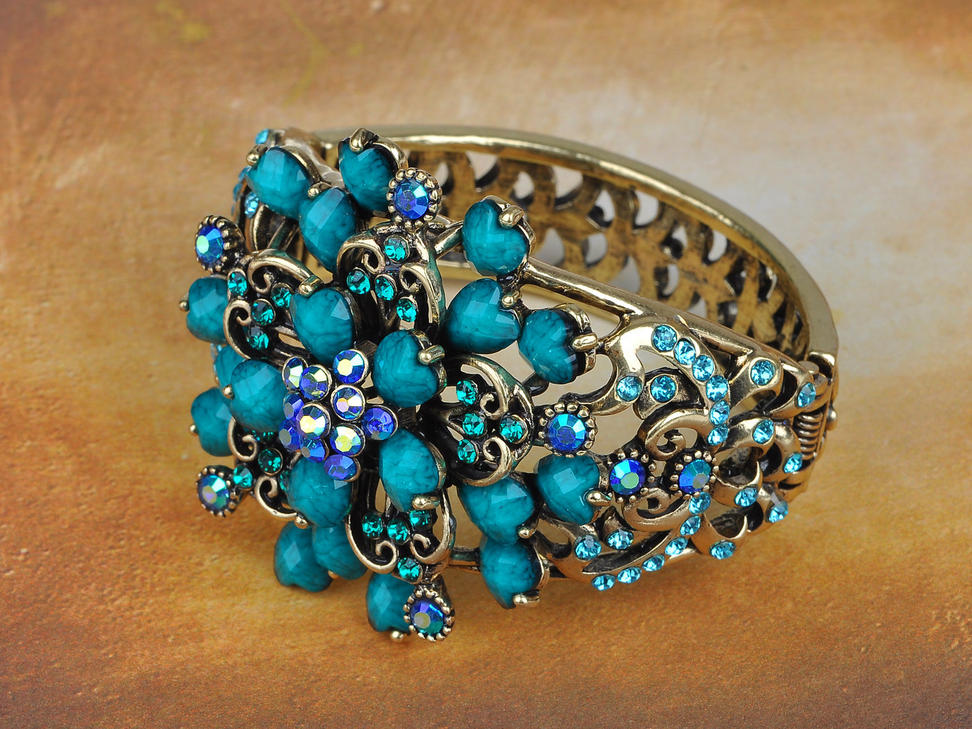 Fun Turquoise Bead Flower Design Bracelet Bangle