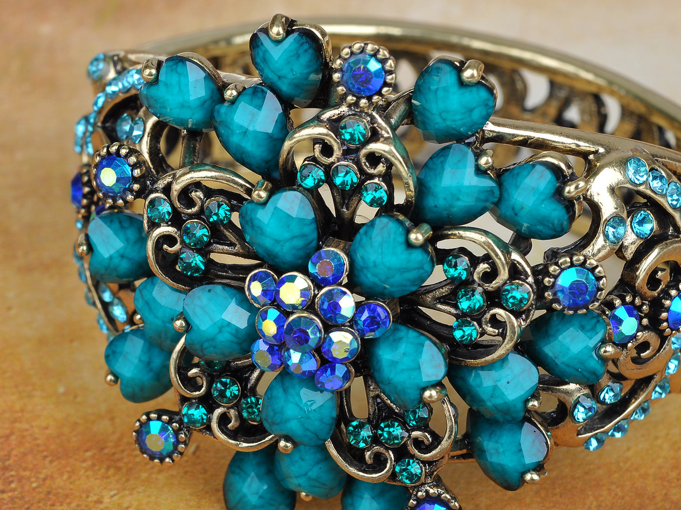 Fun Turquoise Bead Flower Design Bracelet Bangle