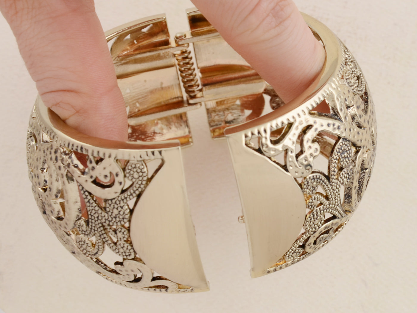 Beautiful Intricate Paisley Cutout Detail Ancient Bangle Bracelet