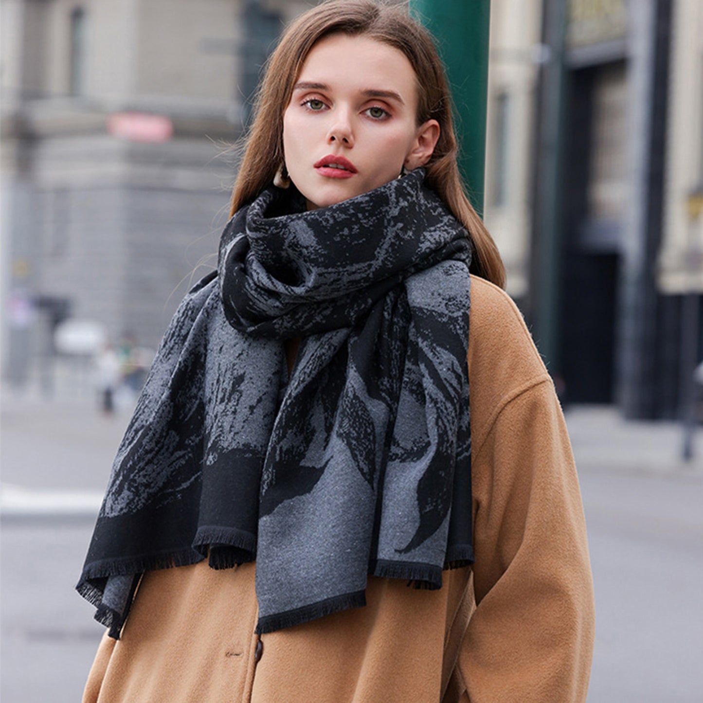 Abstract Print Woven Scarf with Soft Lightweight Fabric Modern Pattern and Frayed Edge Detailing