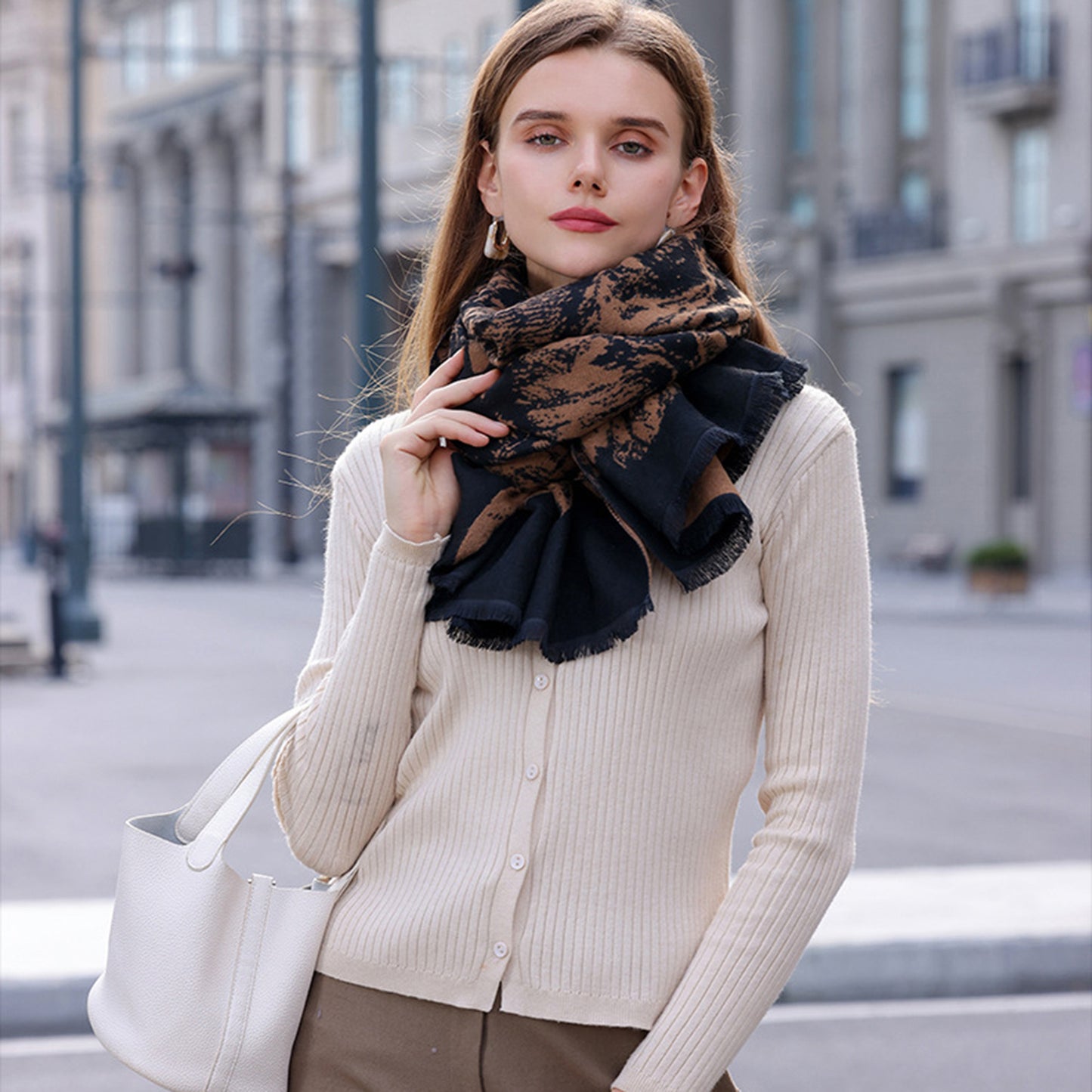 Abstract Print Woven Scarf with Soft Lightweight Fabric Modern Pattern and Frayed Edge Detailing