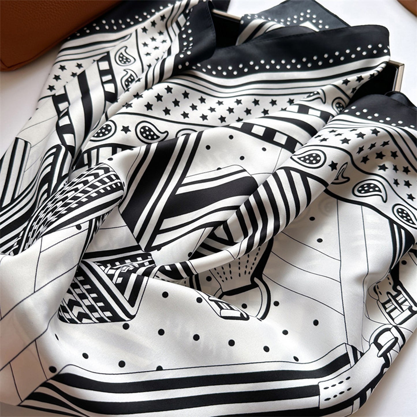 Oversized Satin Square Scarf with Classic Patchwork Cashew Twill Pattern - 35.4IN¡Á35.4IN