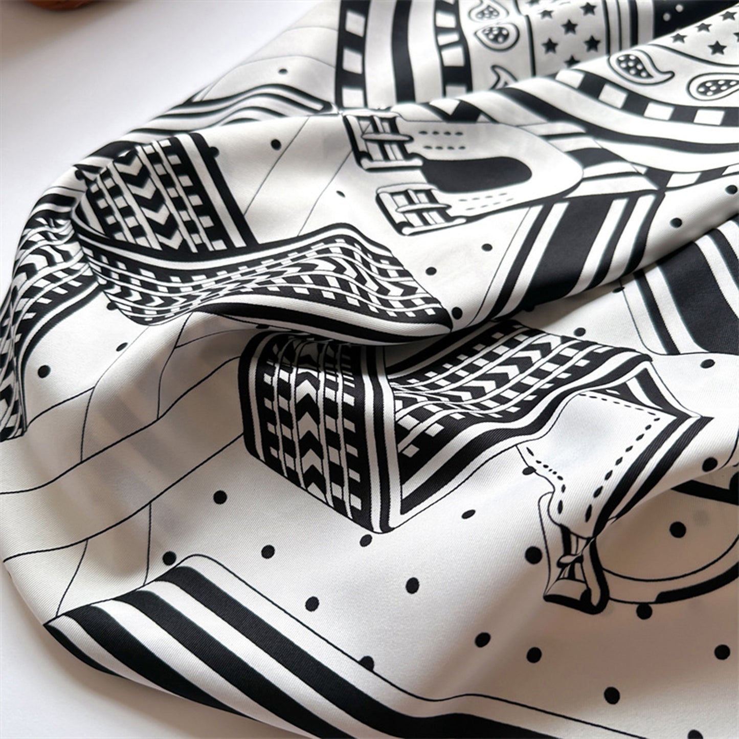 Oversized Satin Square Scarf with Classic Patchwork Cashew Twill Pattern - 35.4IN¡Á35.4IN