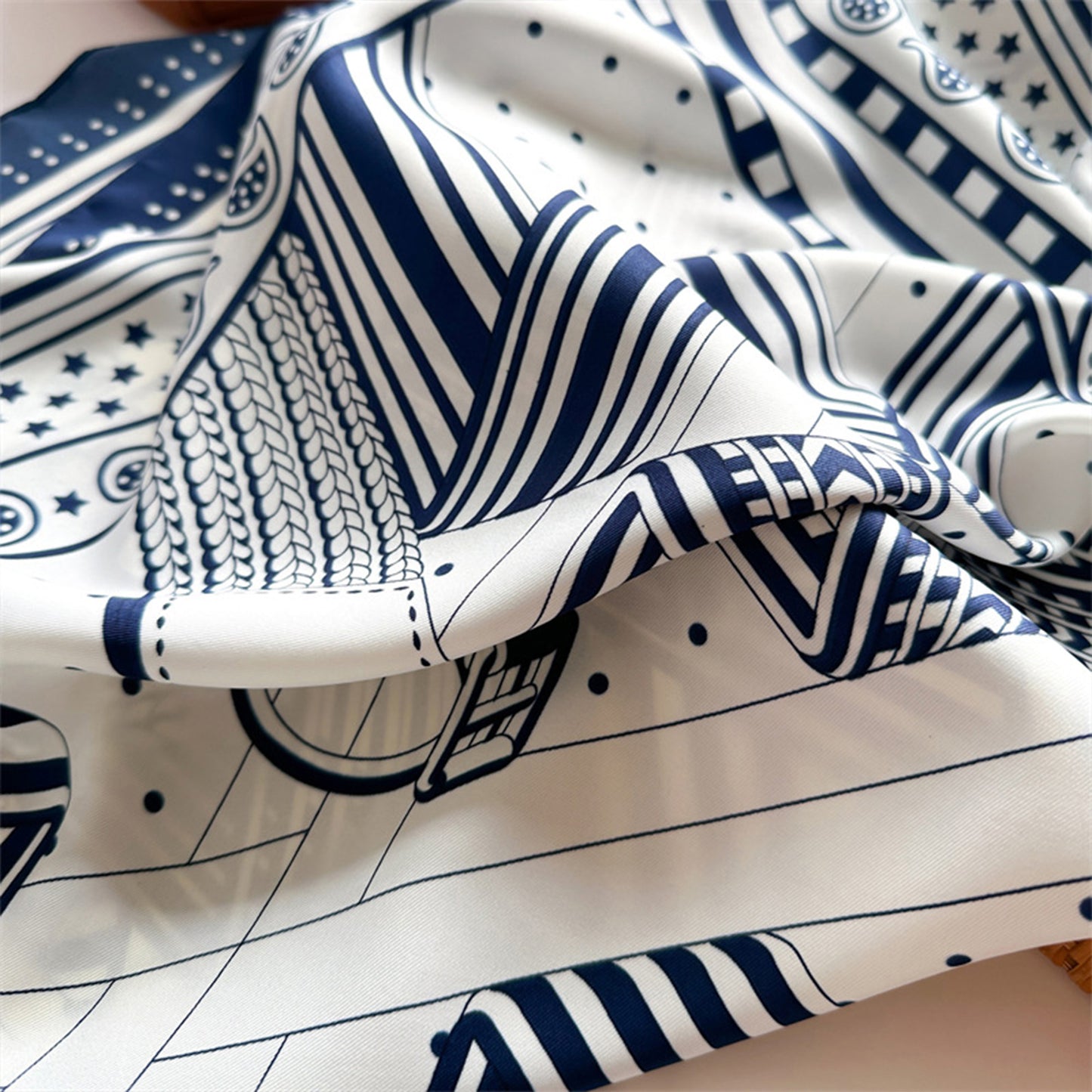 Oversized Satin Square Scarf with Classic Patchwork Cashew Twill Pattern - 35.4IN¡Á35.4IN