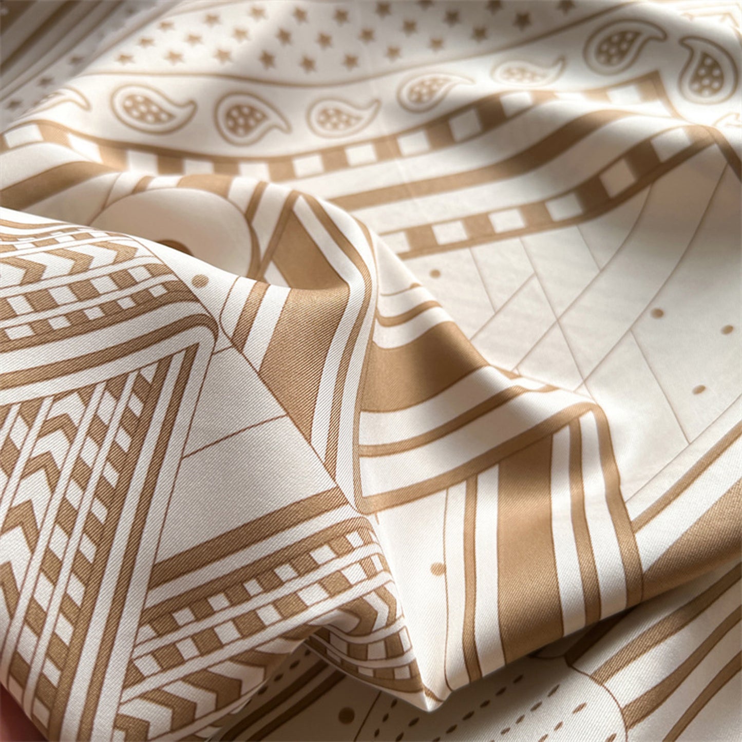 Oversized Satin Square Scarf with Classic Patchwork Cashew Twill Pattern - 35.4IN¡Á35.4IN