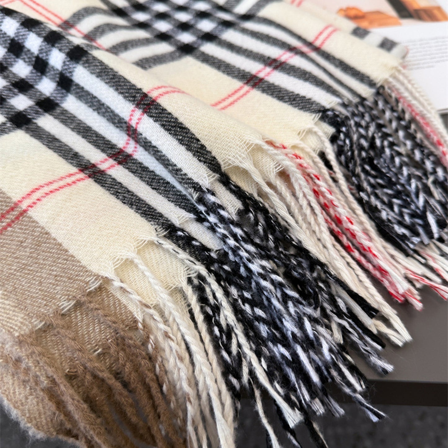 Classic Plaid Cashmere-Feel Scarf with Fringed Edges 78.5¡Á24 Inches