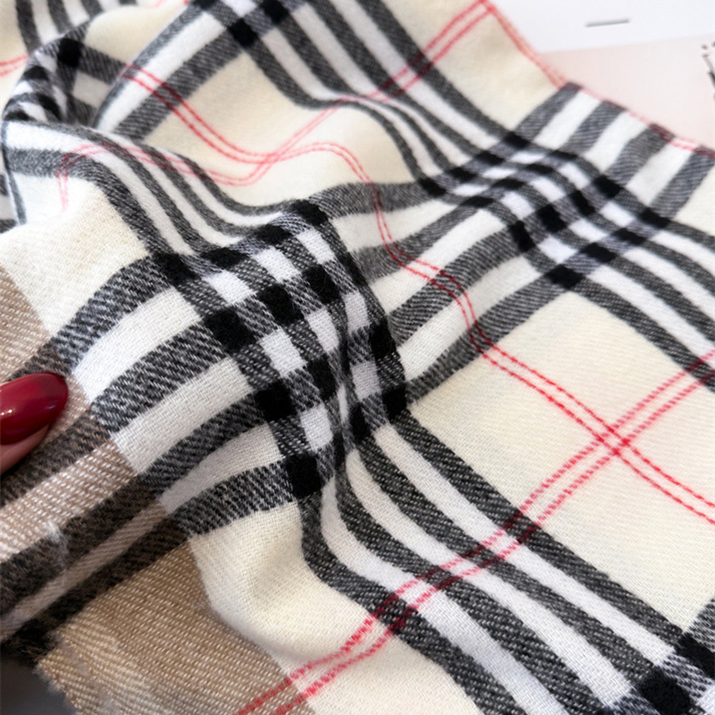 Classic Plaid Cashmere-Feel Scarf with Fringed Edges 78.5¡Á24 Inches