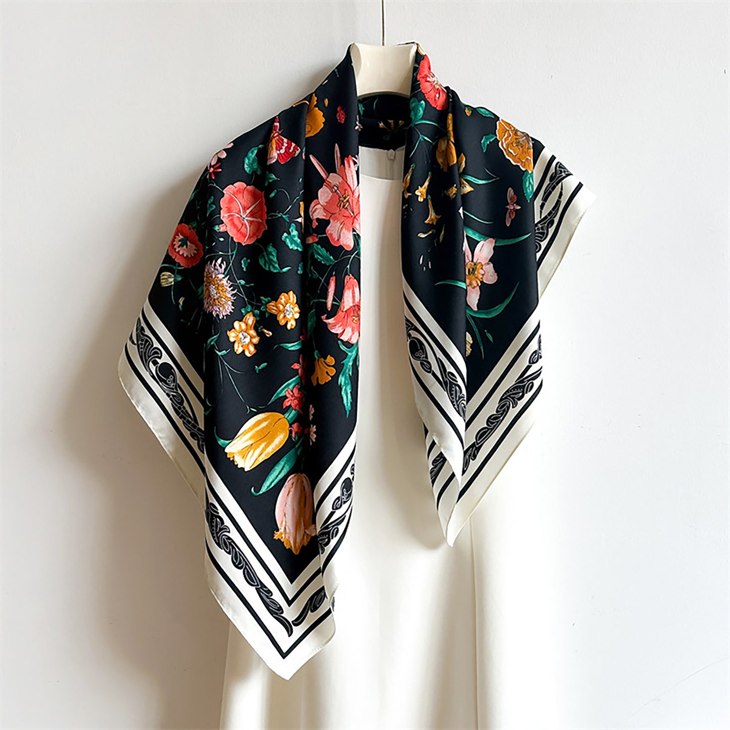 Floral Print Twill Woven Square Scarf 35.4¡Á35.4 Inches