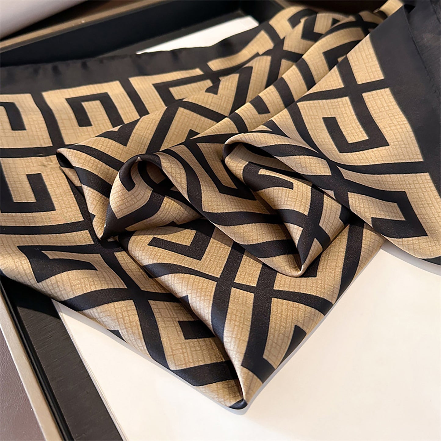 Satin Square Scarf with Geometric Pattern Design 27.5¡Á27.5 Inches