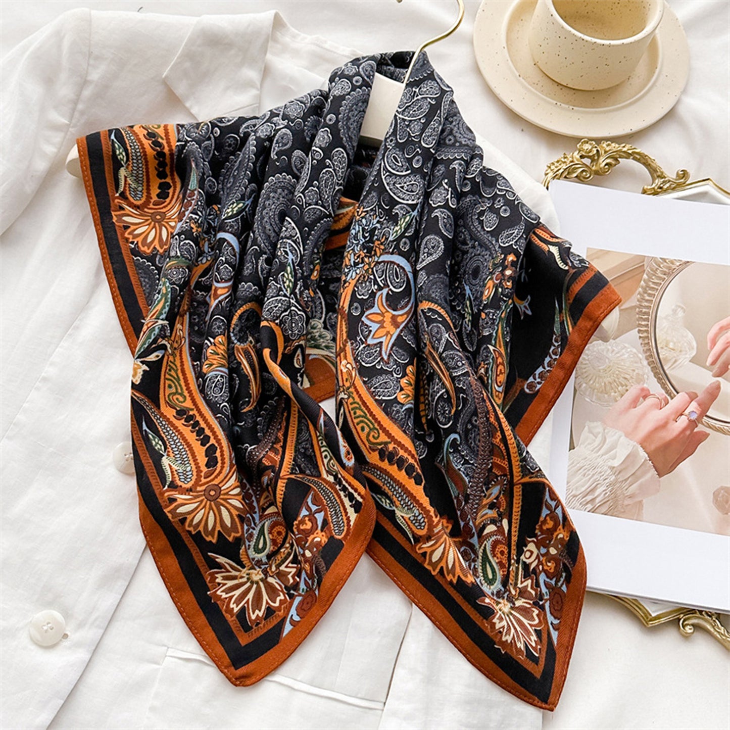 Paisley Print Scarf with Classic Bohemian Design 27¡Á27 Inches