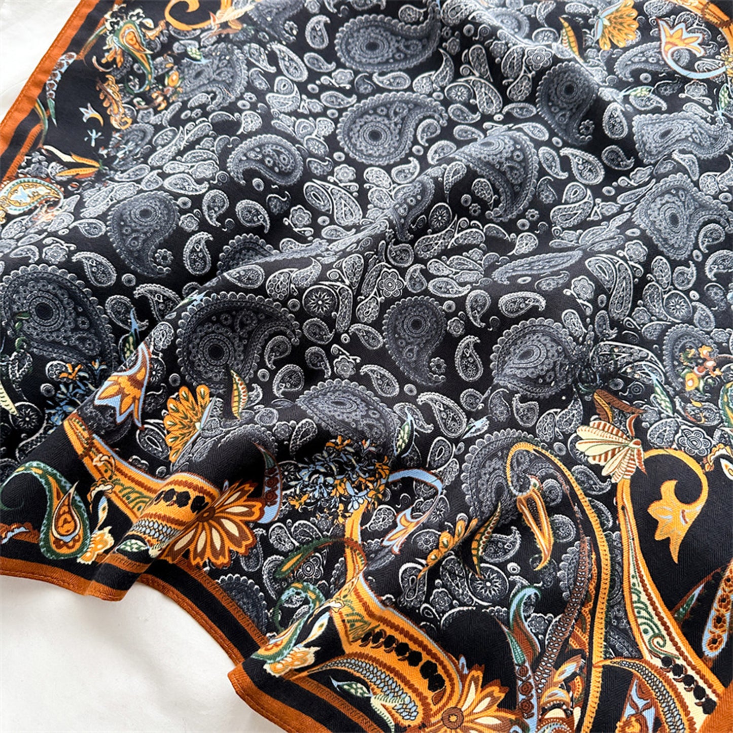 Paisley Print Scarf with Classic Bohemian Design 27¡Á27 Inches