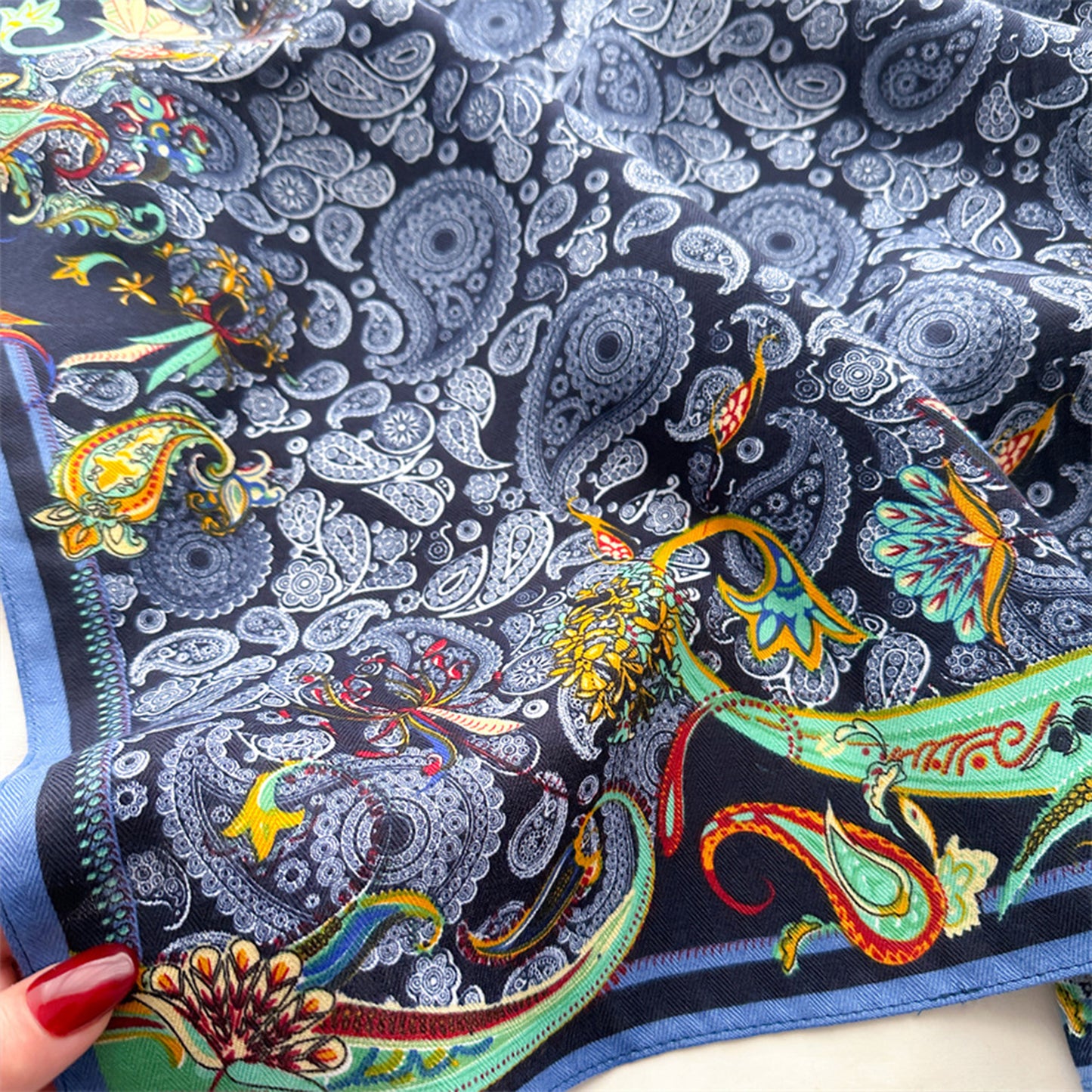 Paisley Print Scarf with Classic Bohemian Design 27¡Á27 Inches
