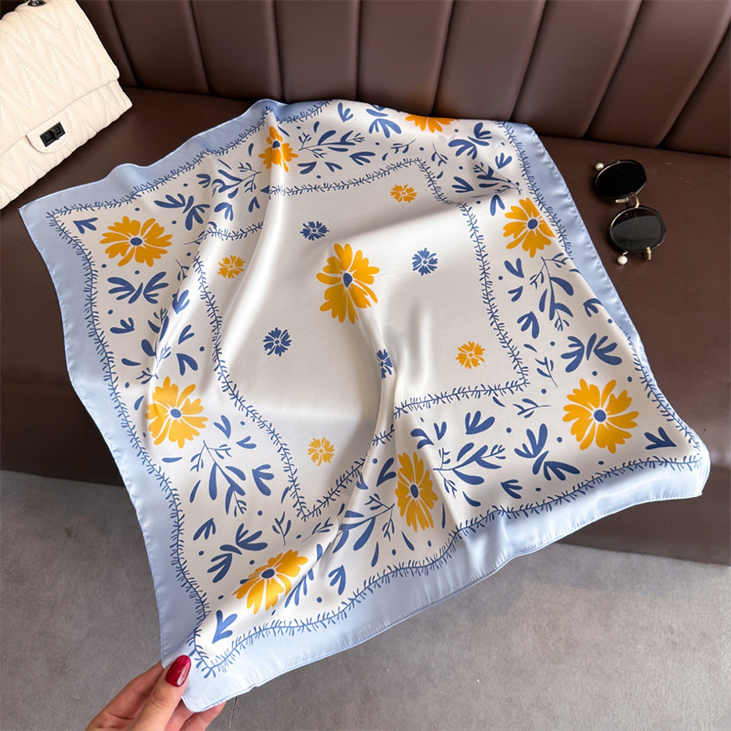 Cute Scarf with Floral Print and Soft Glossy Finish 27¡Á27 Inches