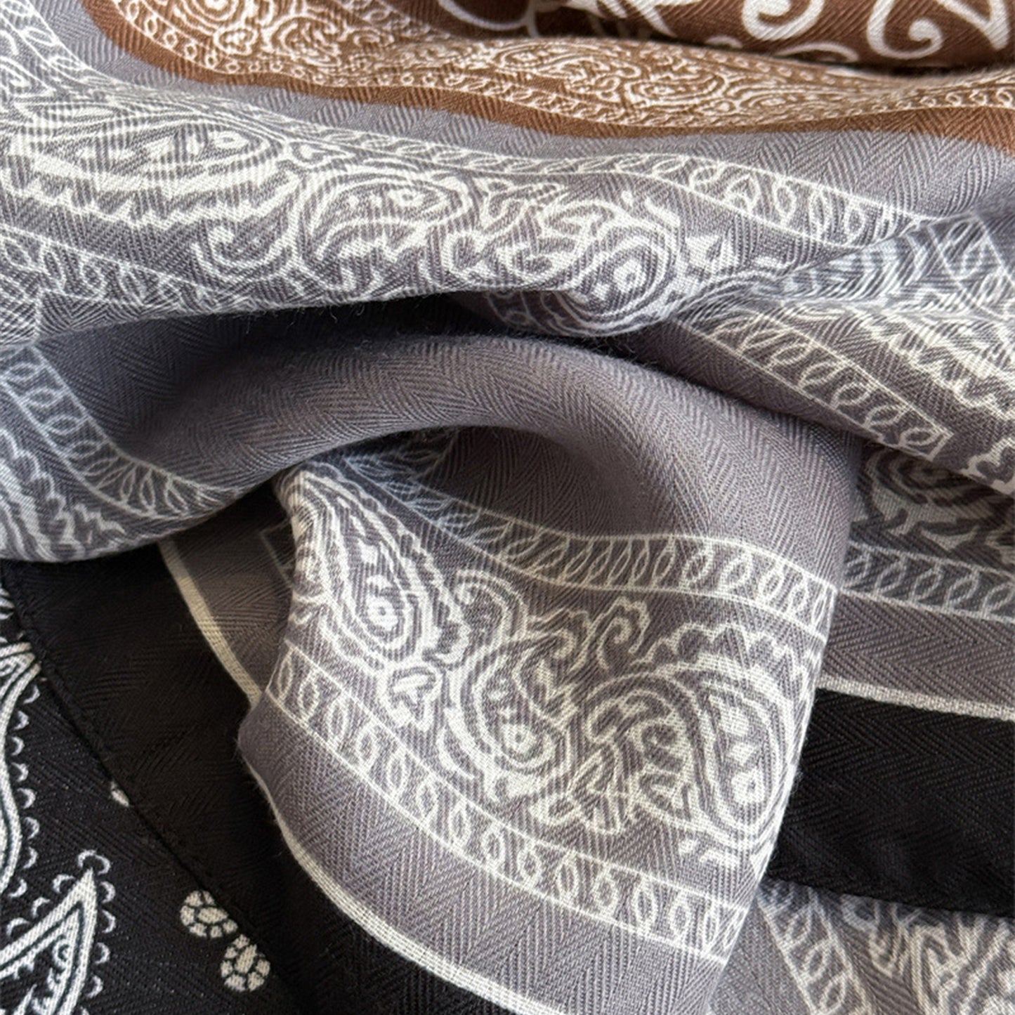Faux Velvet Scarf with Multi-Tone Bandana Patchwork Print 27¡Á27 Inches
