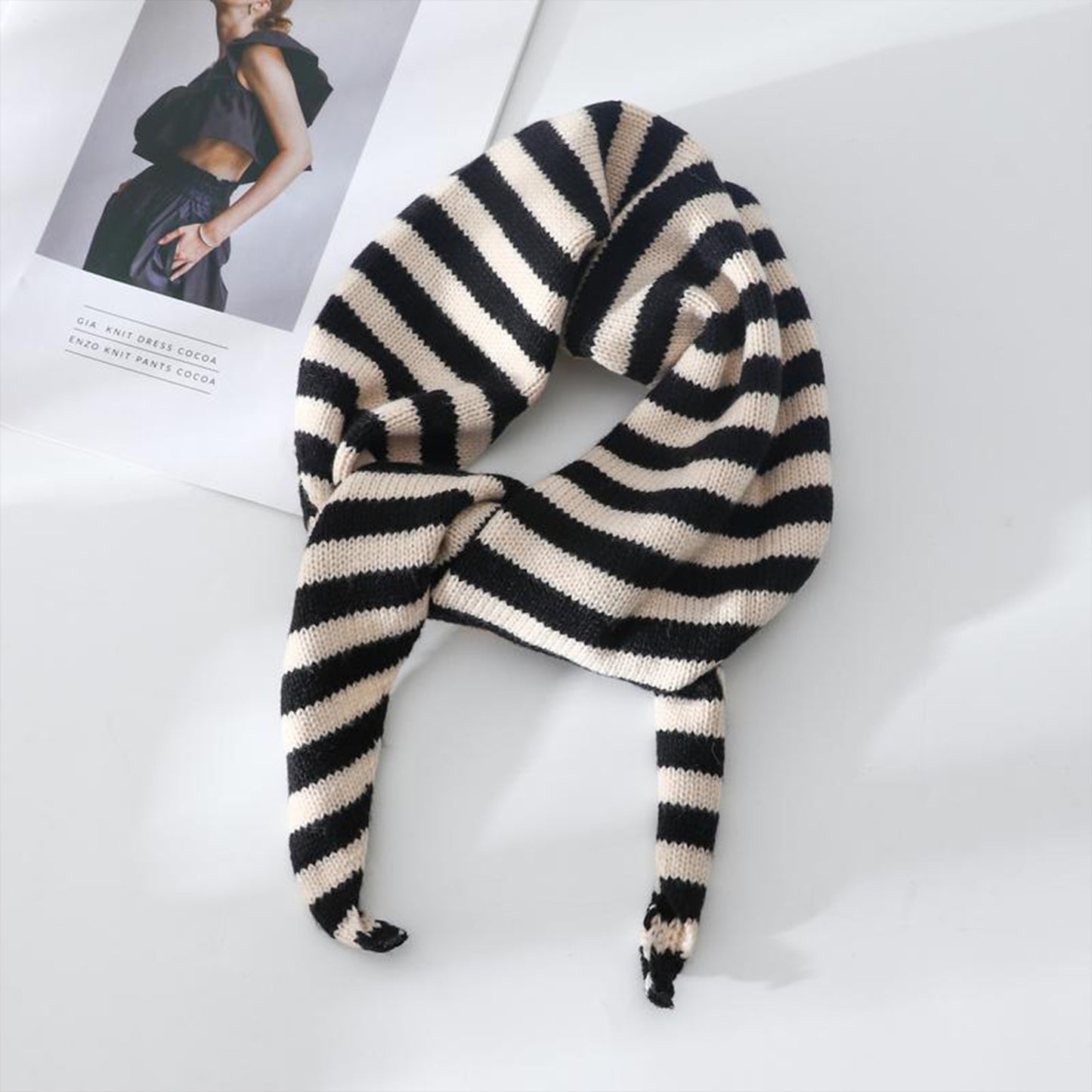 Striped Knit Scarf Lightweight Soft Stretch Fabric for Easy Styling 43.5¡Á15 Inches