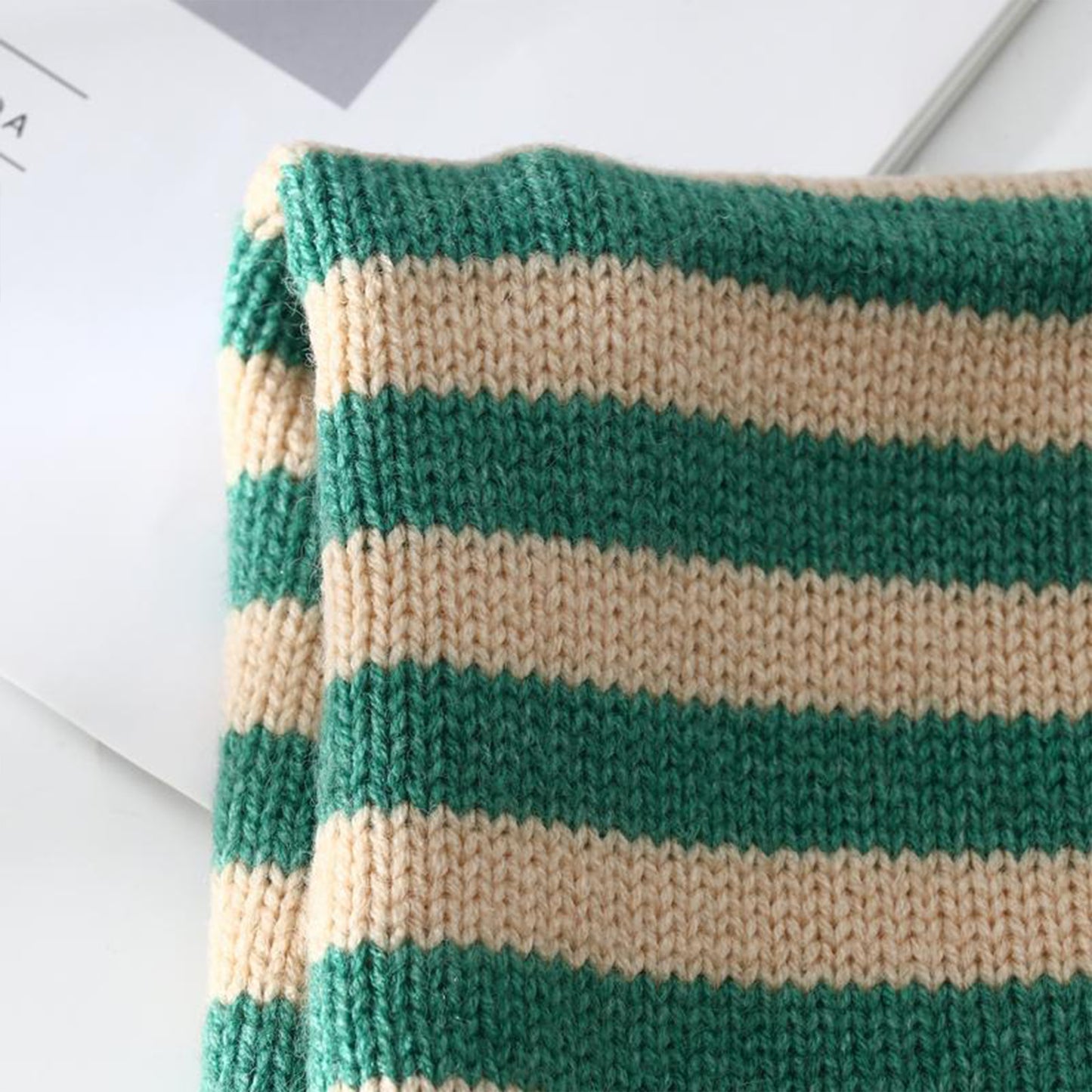 Striped Knit Scarf Lightweight Soft Stretch Fabric for Easy Styling 43.5¡Á15 Inches