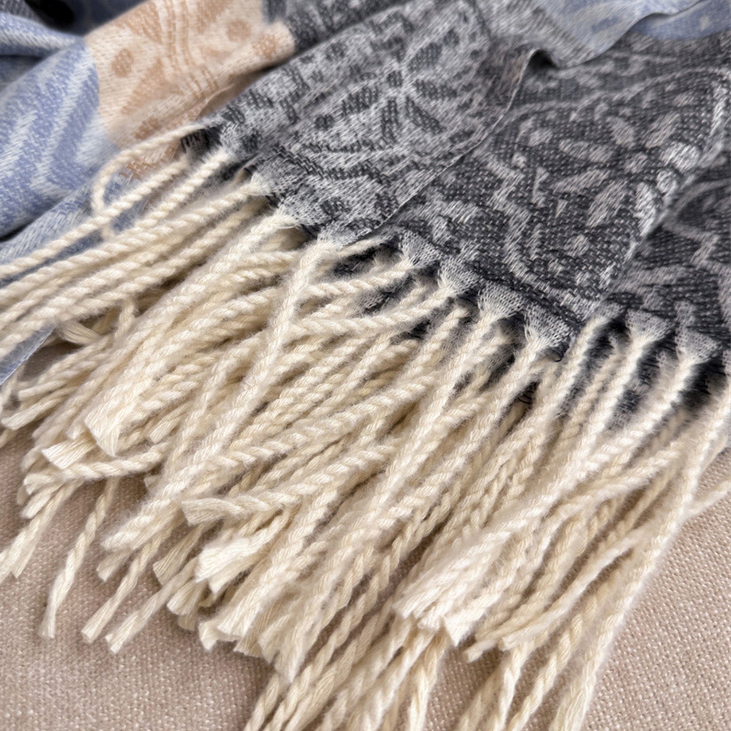 Soft Geometric Pattern Winter Scarf with Warm Cozy Knit Texture 78.5¡Á26 Inches