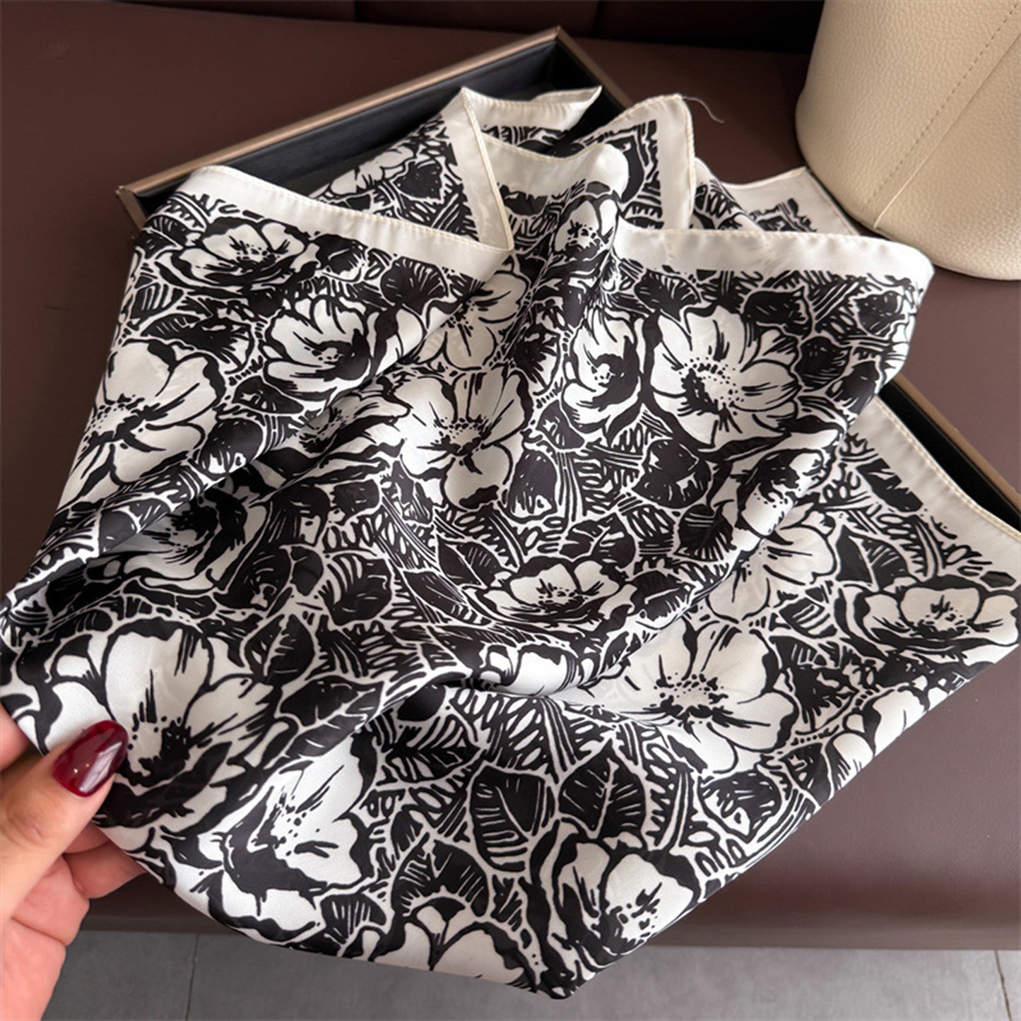 Floral Print Satin Square Scarf Lightweight Soft Neck Hair Accessory 27.5¡Á27.5 Inches